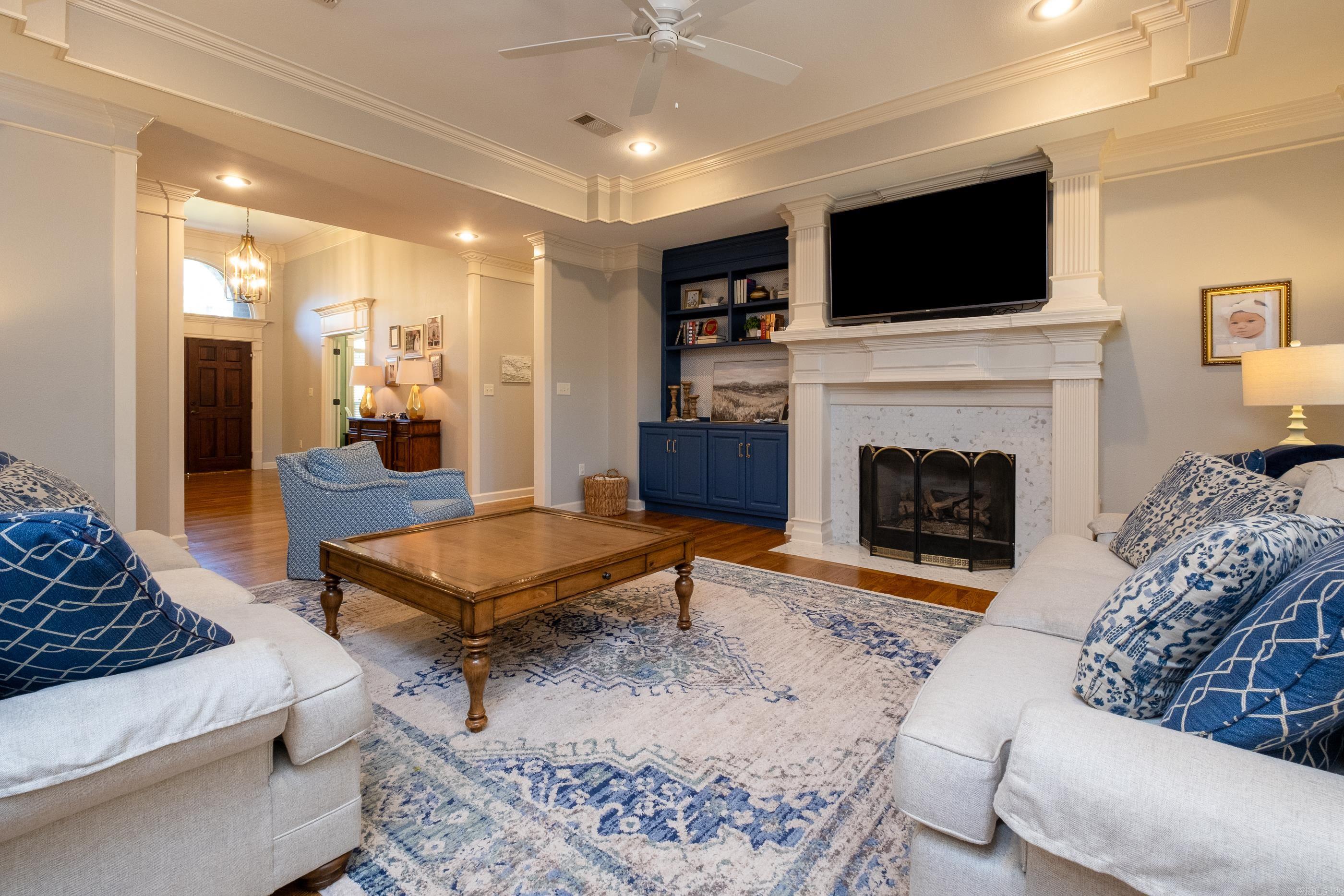 WOODLANDS EDGE - Residential