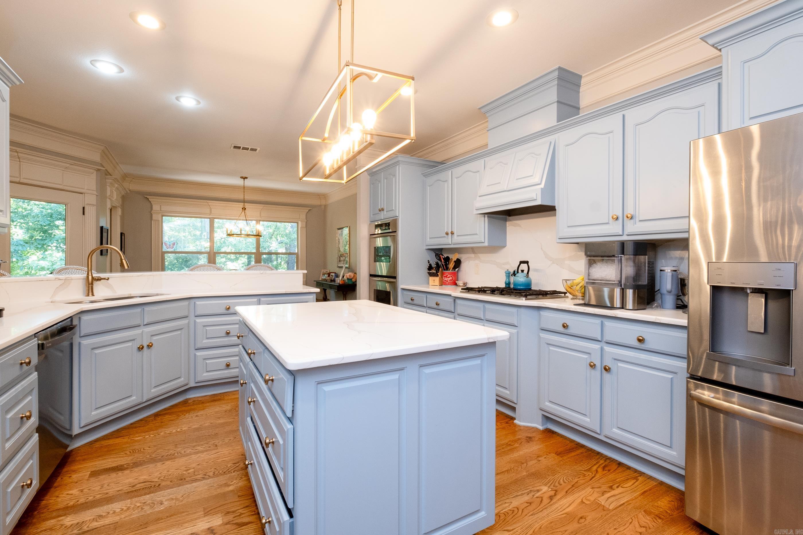 WOODLANDS EDGE - Residential