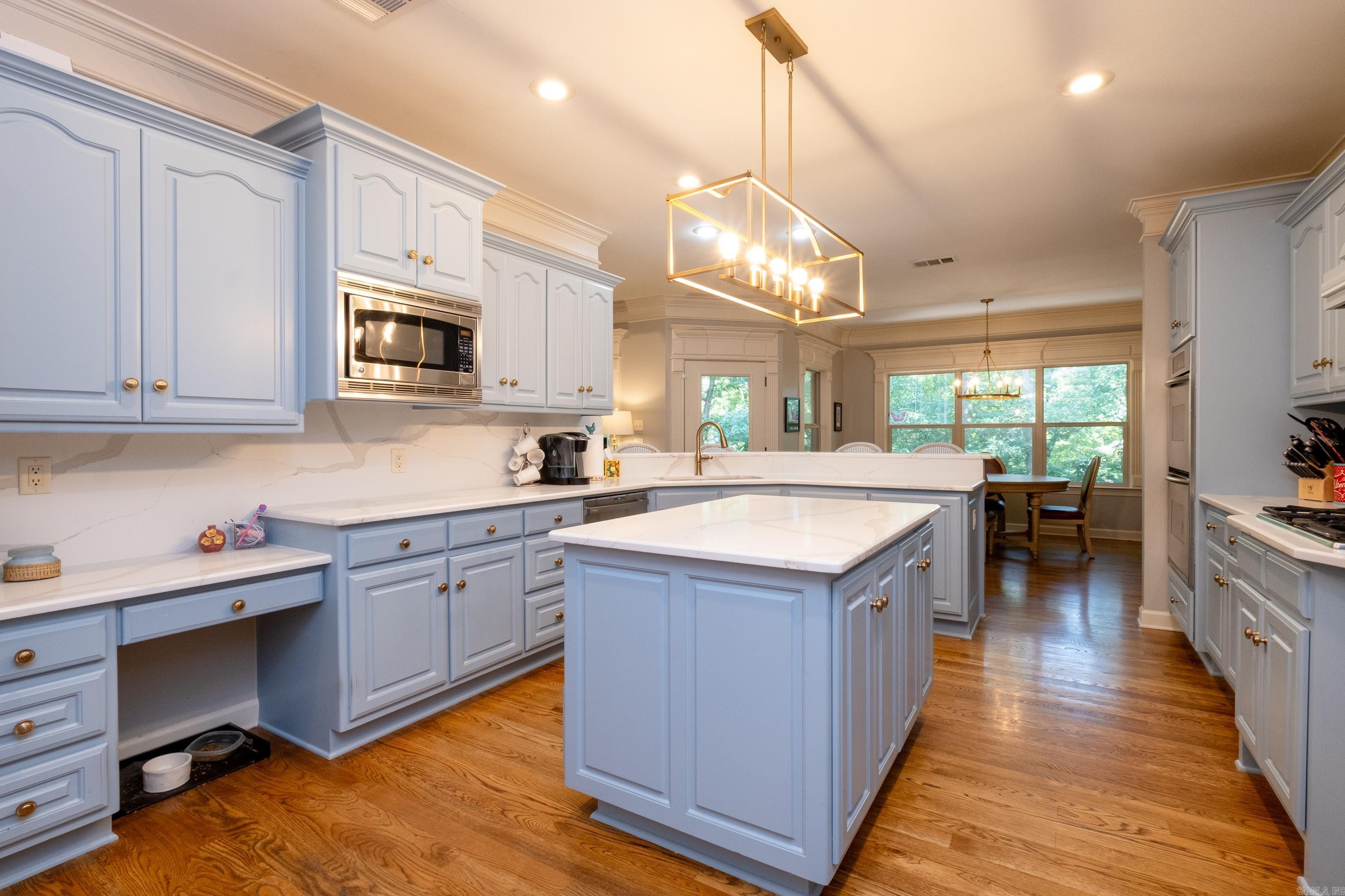 WOODLANDS EDGE - Residential