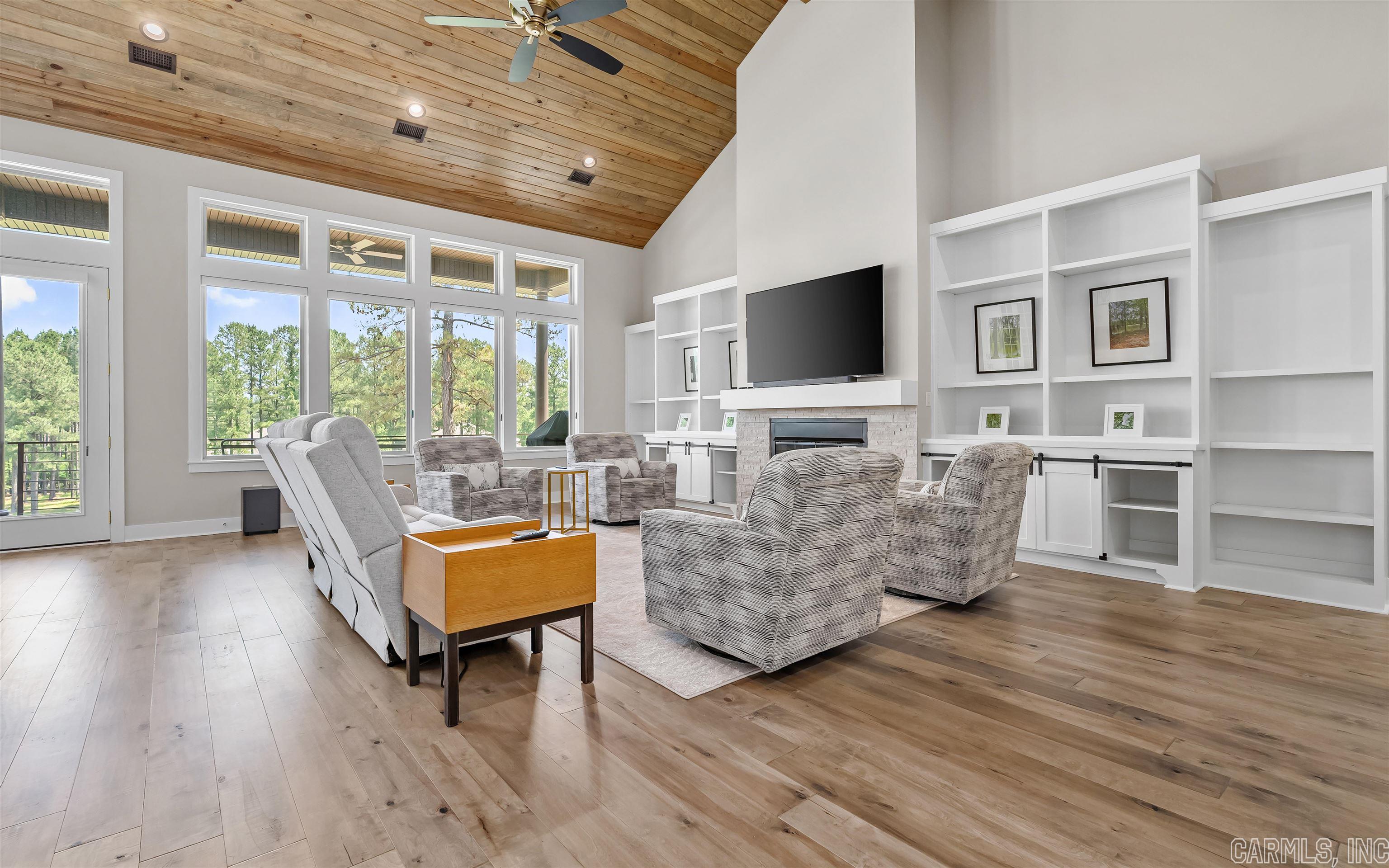 ALTA VISTA - Residential