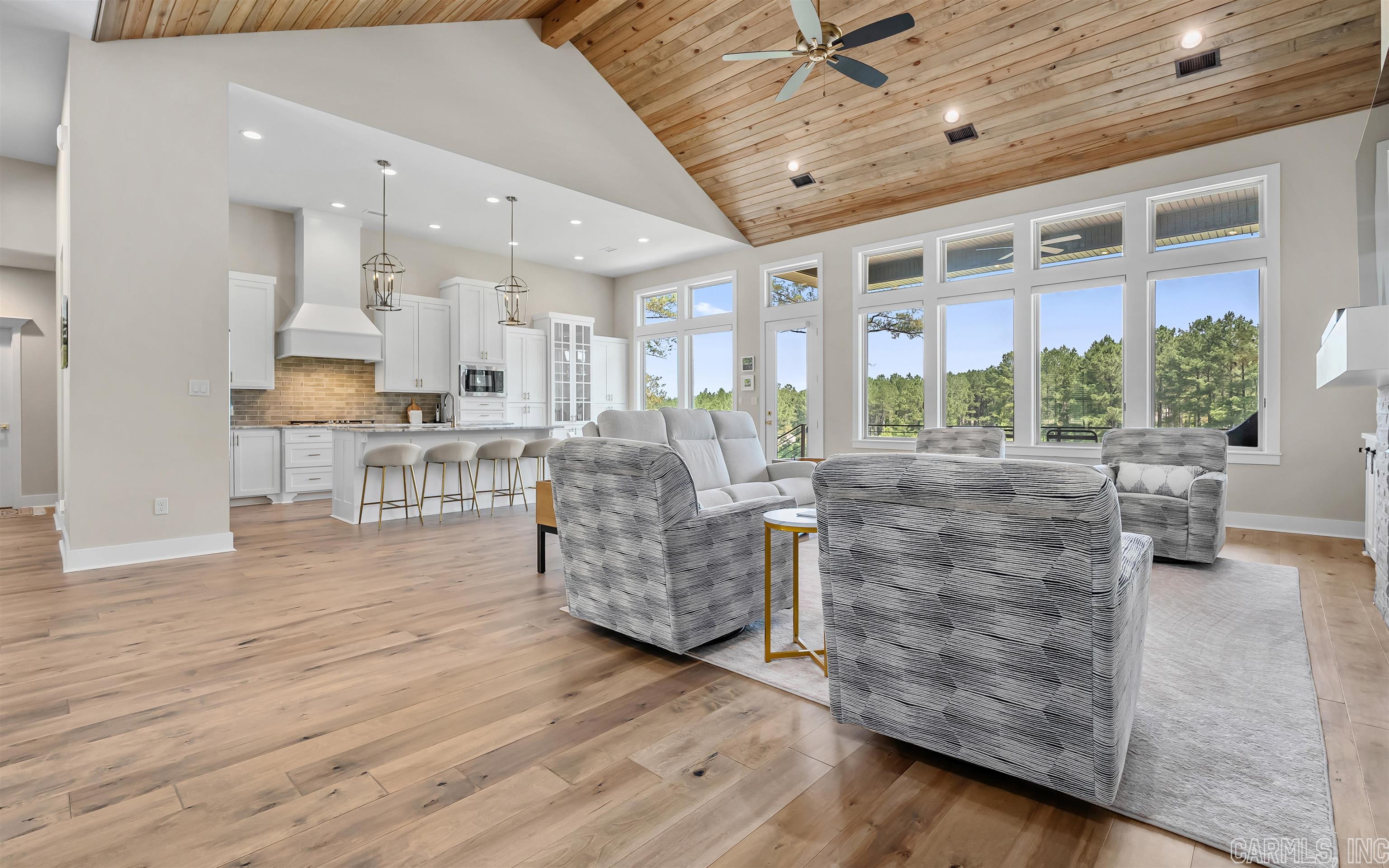 ALTA VISTA - Residential