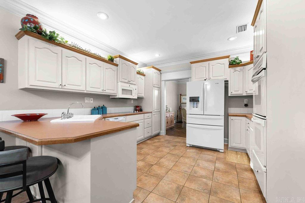 CRESTHAVEN - Residential