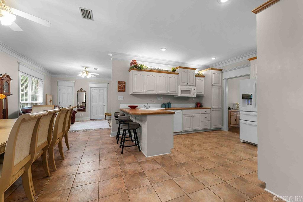 CRESTHAVEN - Residential