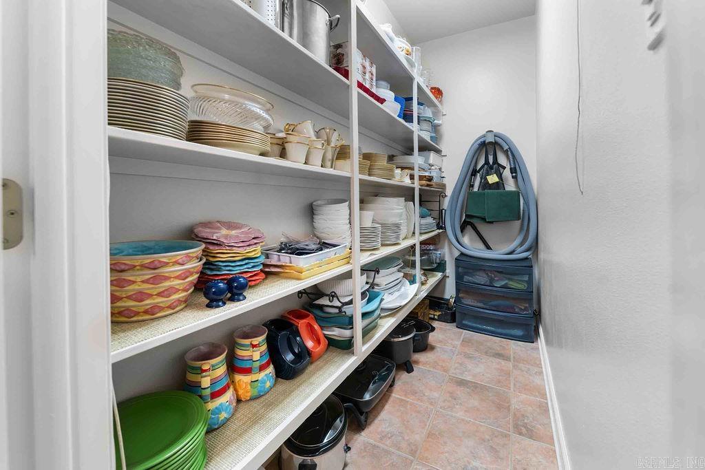 CRESTHAVEN - Residential