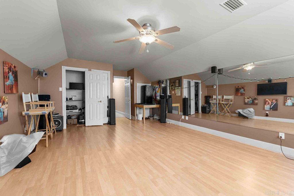 CRESTHAVEN - Residential