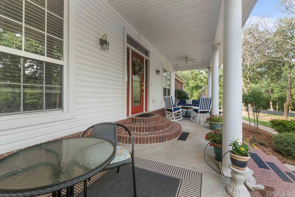 CRESTHAVEN - Residential