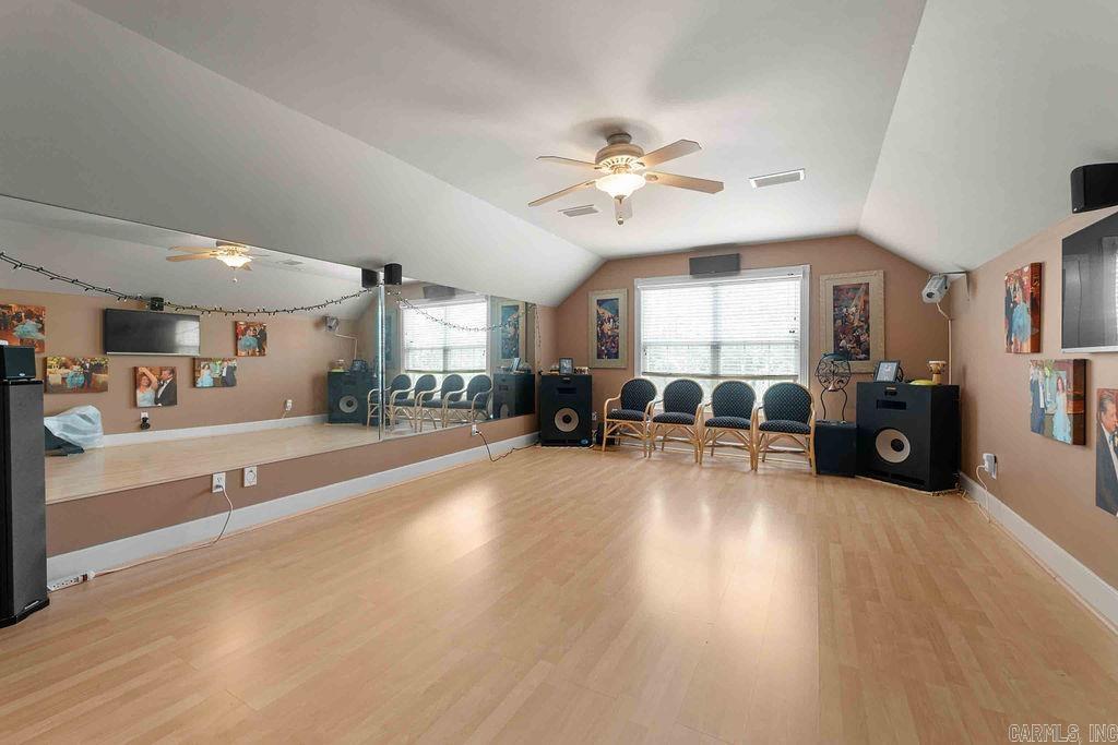 CRESTHAVEN - Residential