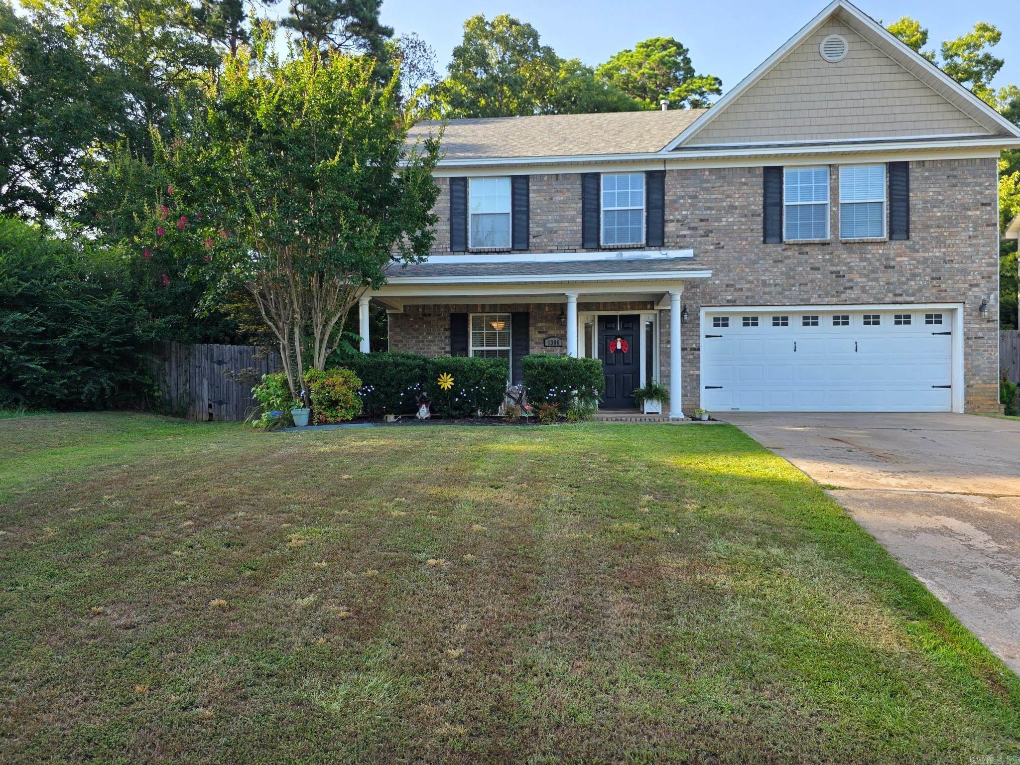 Large Family home in Hartford Hills. Covered front porch opens into an entry way and dining room/office leading to family room with gas log fireplace and half bath nearby. Kitchen with stainless steel appliances, pantry, breakfast bar and eat in kitchen. 4 large spacious bedrooms all on upper level. Primary suite with his/her vanities, soaking tub and separate shower and walk in closet. Three bedrooms share a hall bath plus a bonus room for everyone to enjoy. Backyard is level with patio, firepit and wood fence. Roof 2019, Hvac 2018 (2 units/left unit new motor 2025) water heater 2018. Come Take a Look