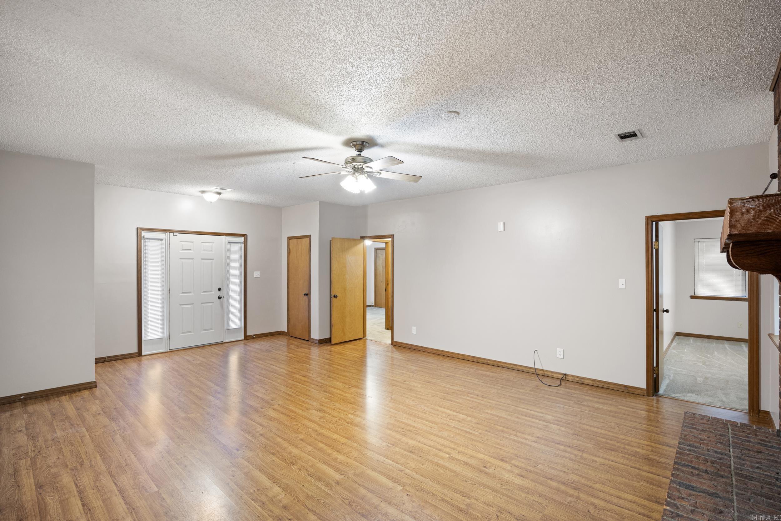 SPRING MEADOWS - Residential