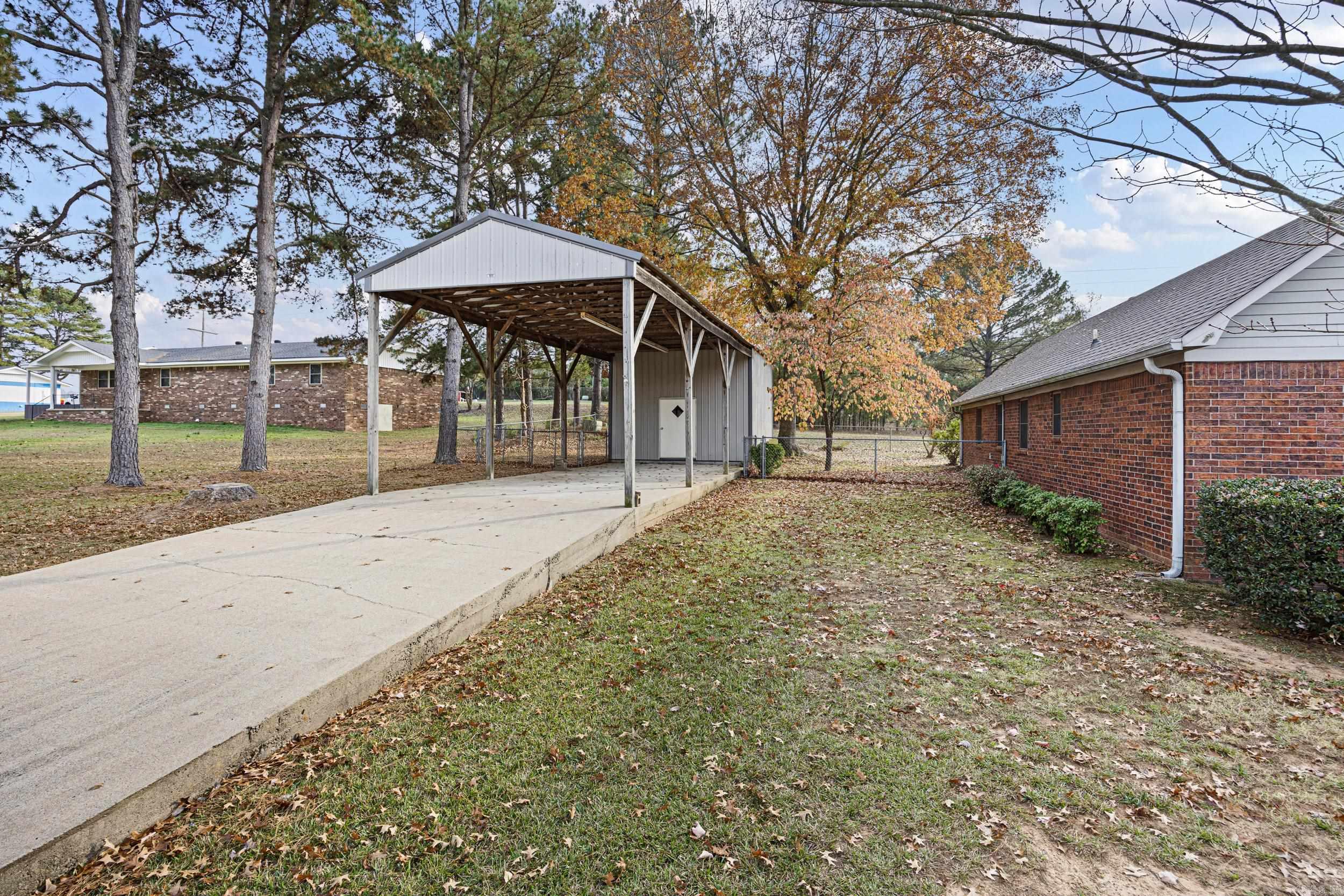 SPRING MEADOWS - Residential