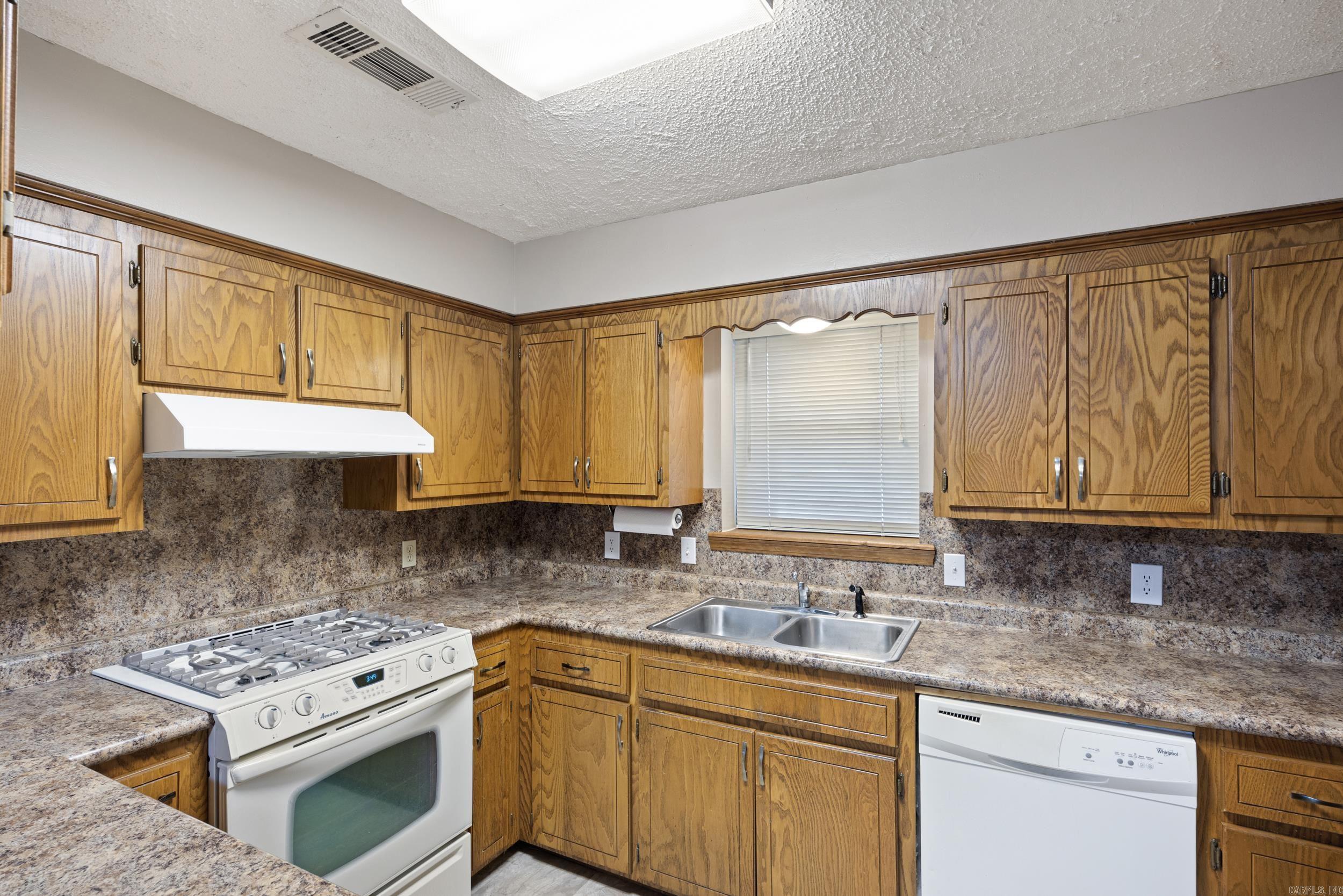 SPRING MEADOWS - Residential