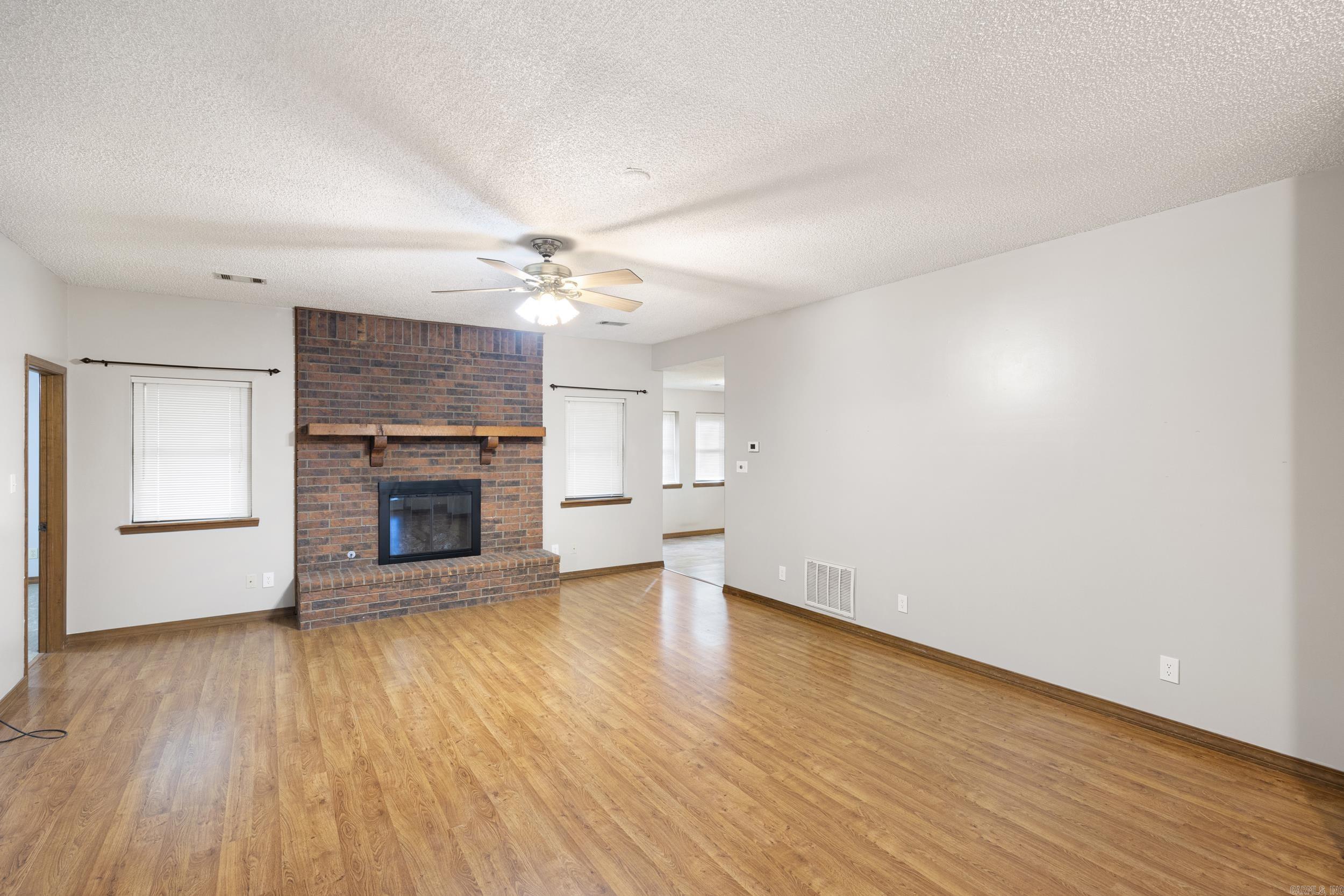 SPRING MEADOWS - Residential