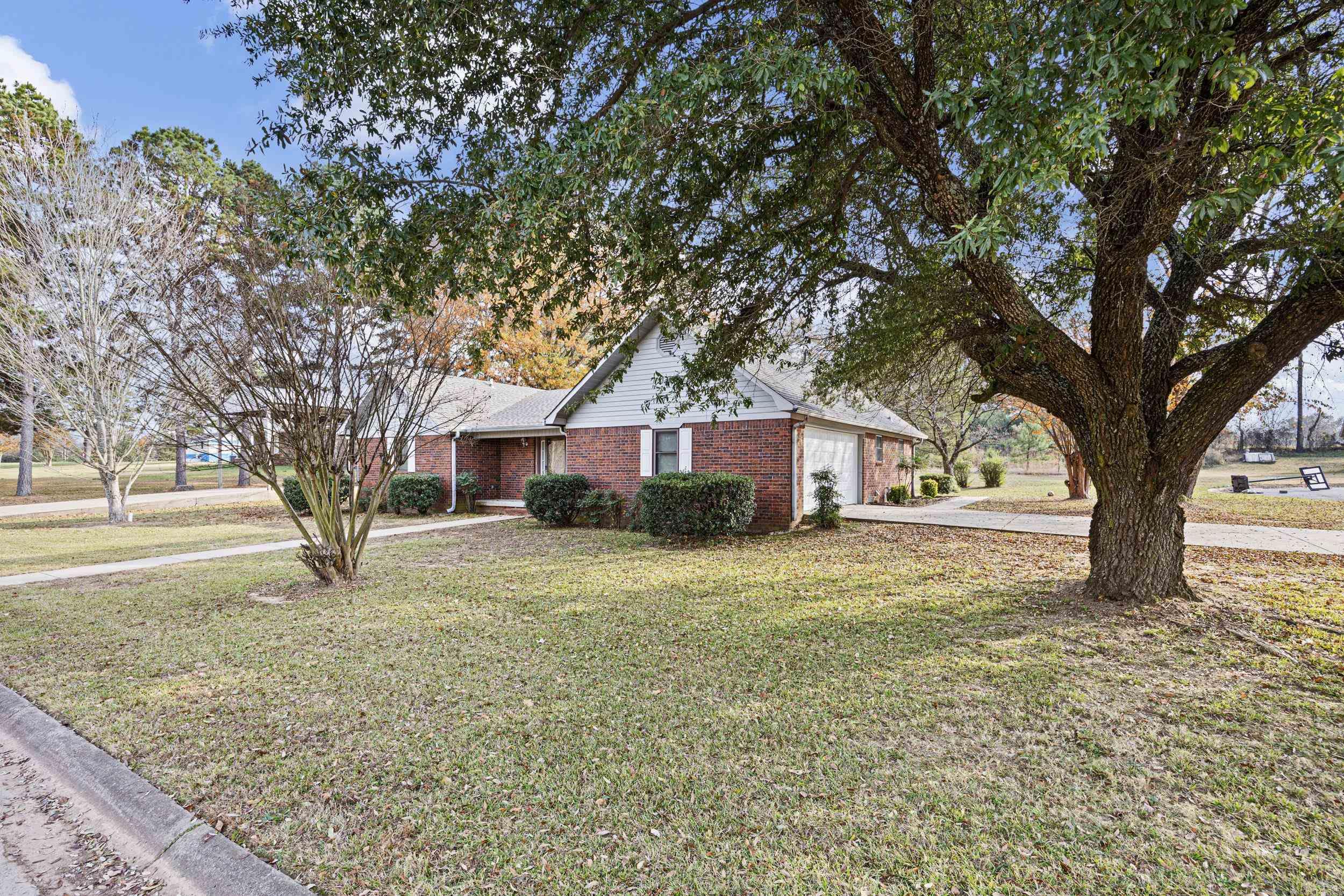 SPRING MEADOWS - Residential