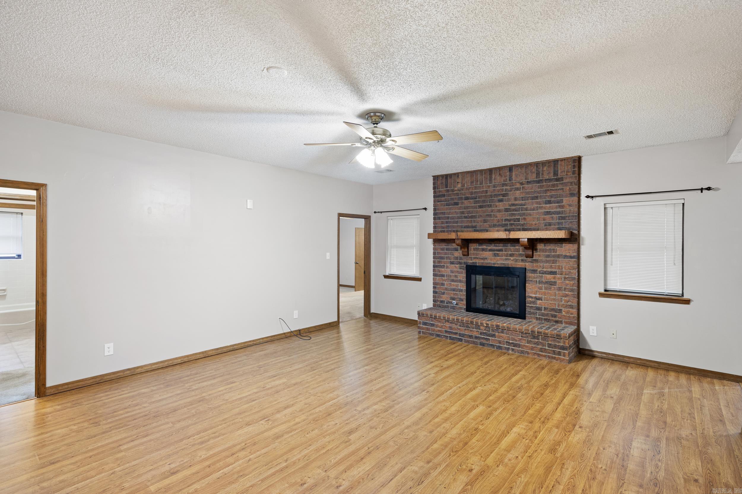 SPRING MEADOWS - Residential