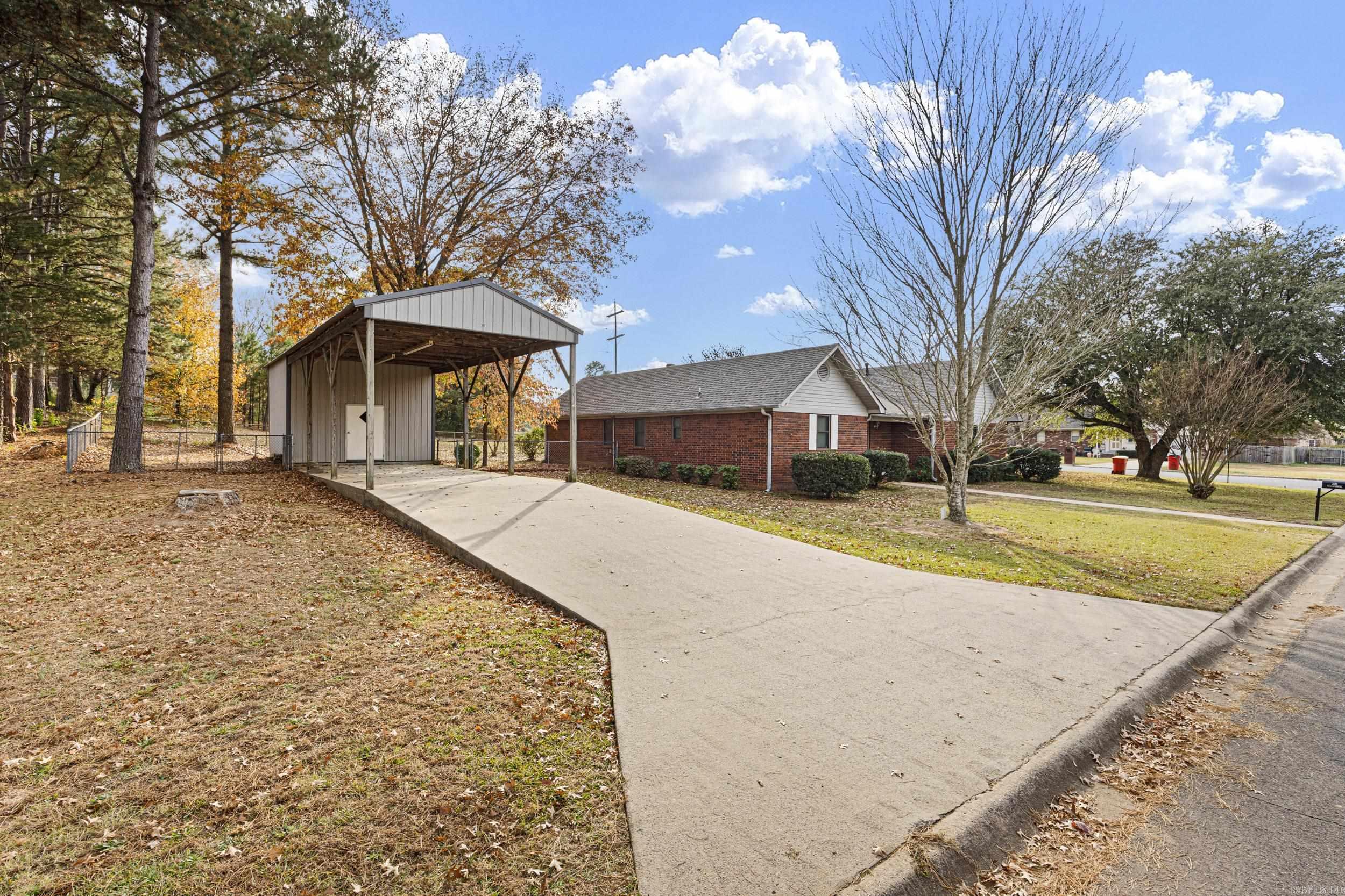 SPRING MEADOWS - Residential