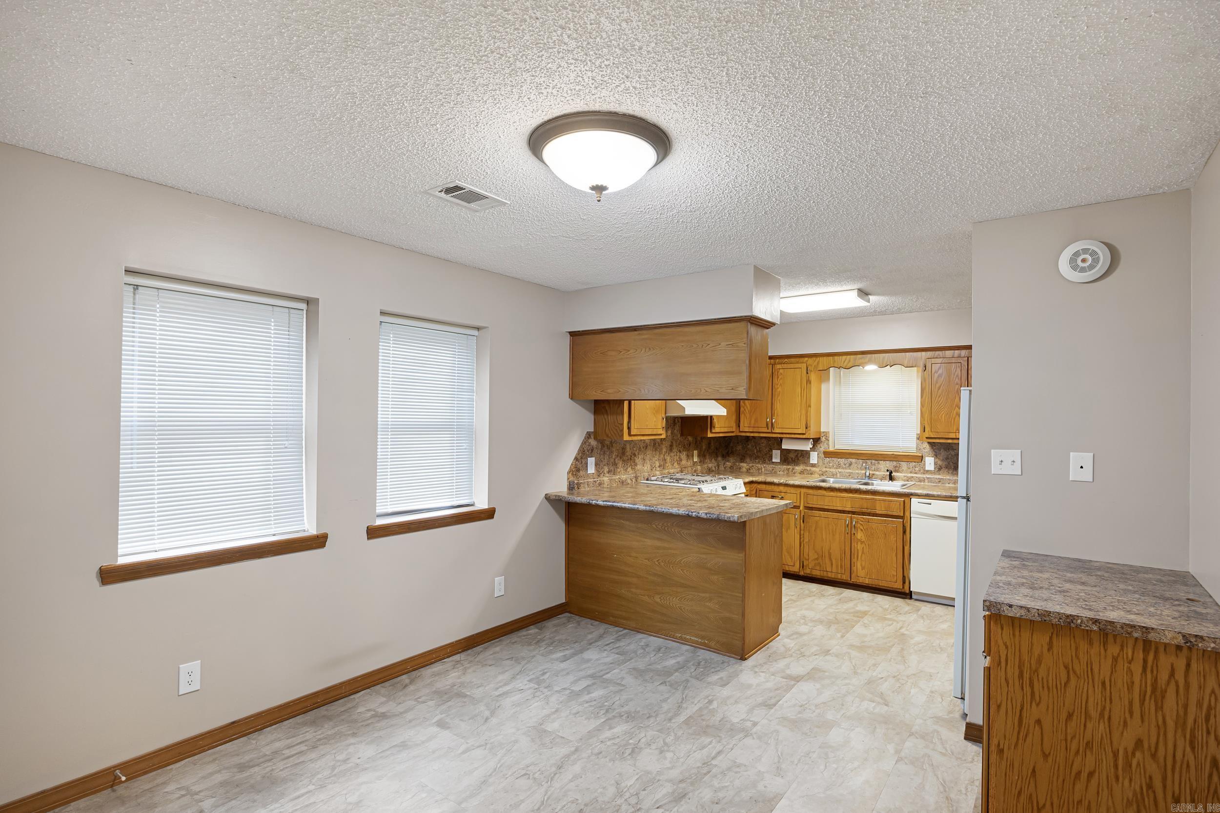 SPRING MEADOWS - Residential