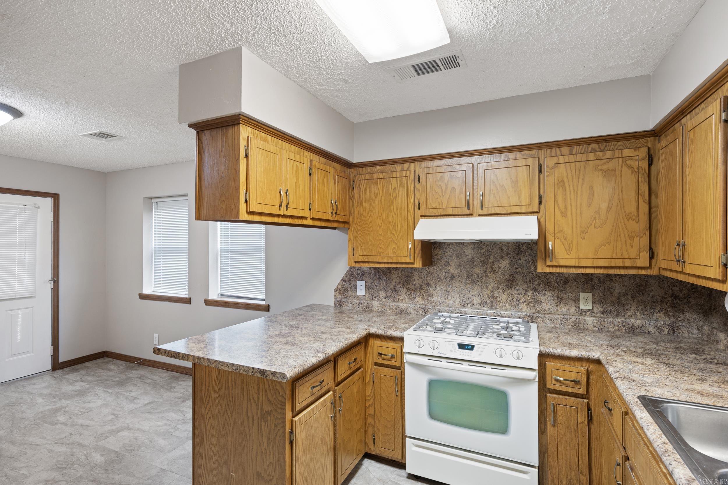 SPRING MEADOWS - Residential