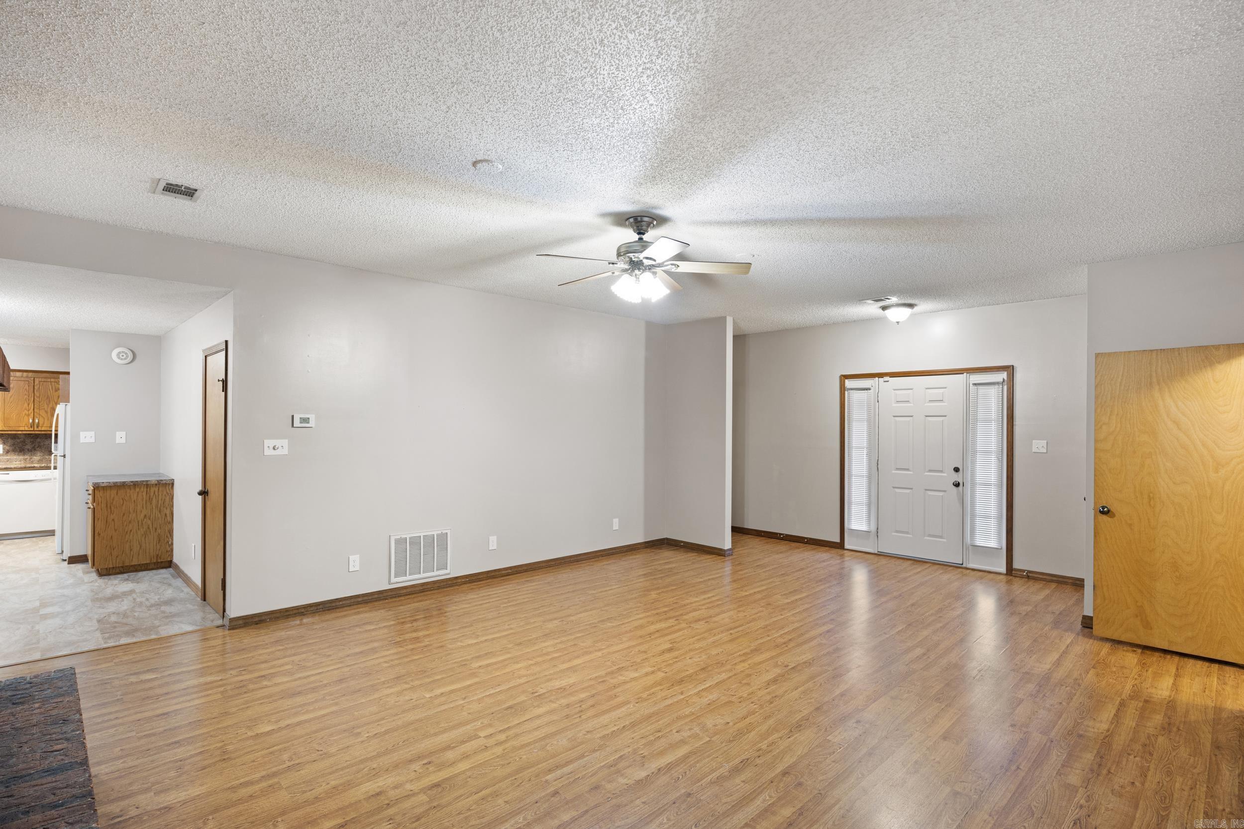 SPRING MEADOWS - Residential