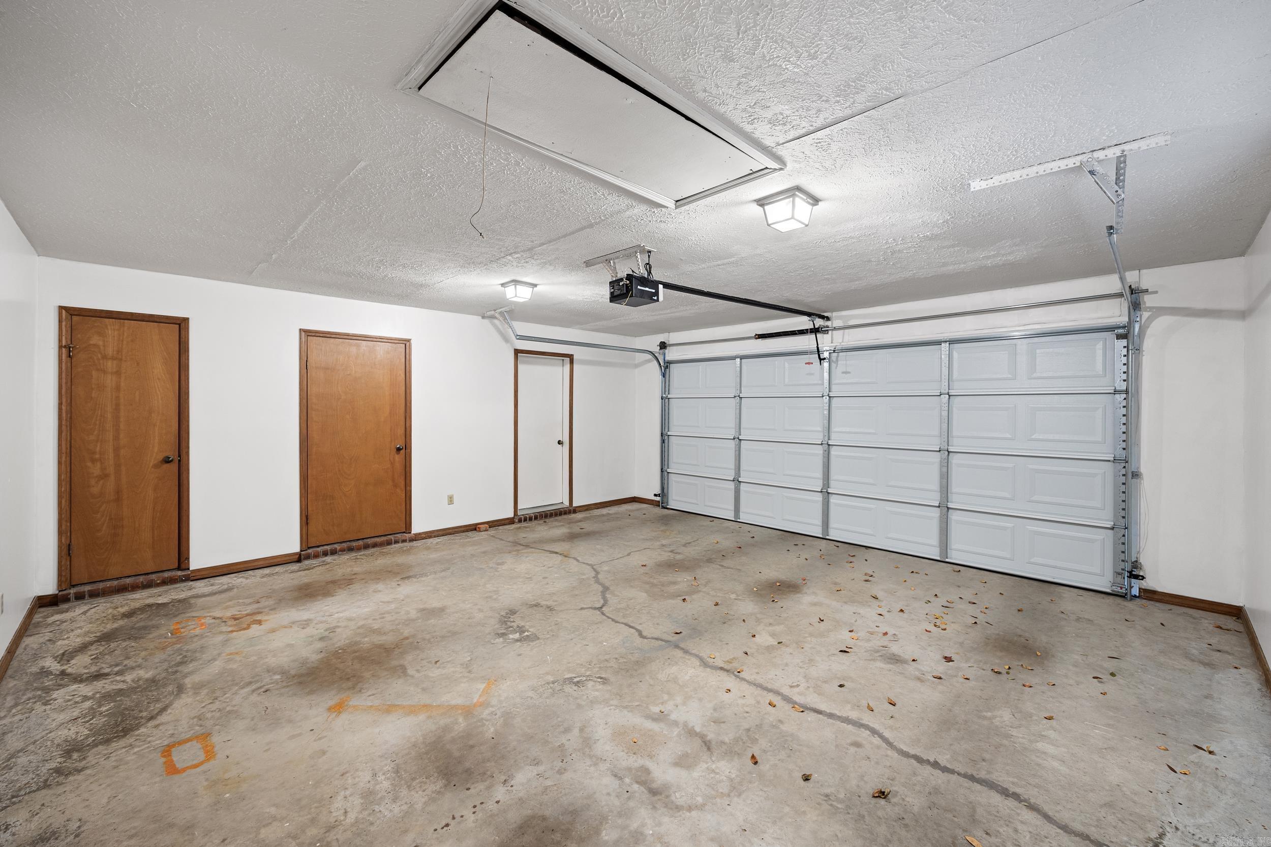 SPRING MEADOWS - Residential