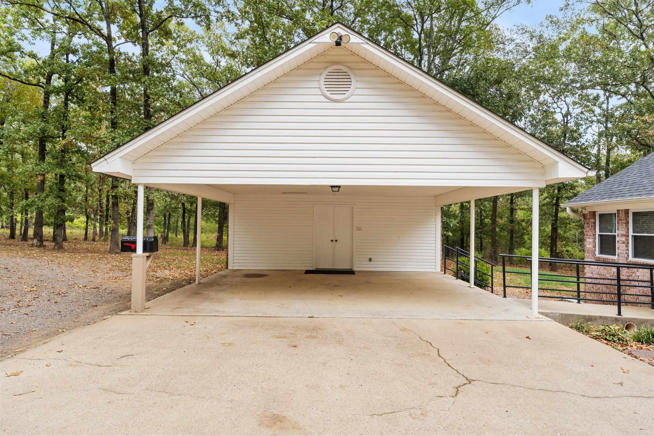 SUNSHINE FARMS - Residential