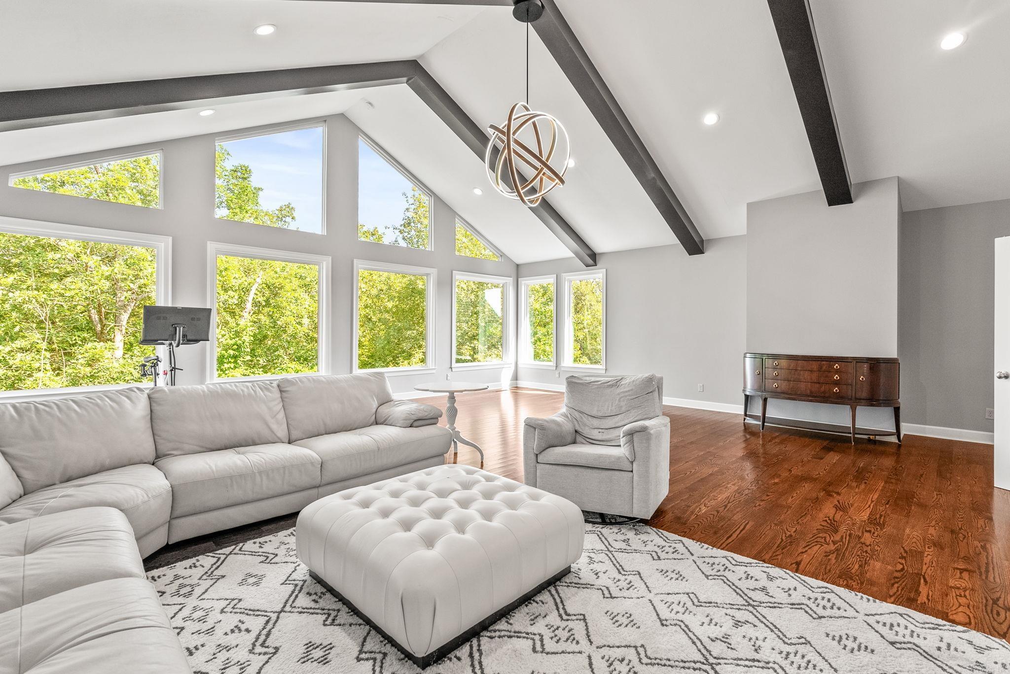 WOODLANDS EDGE - Residential