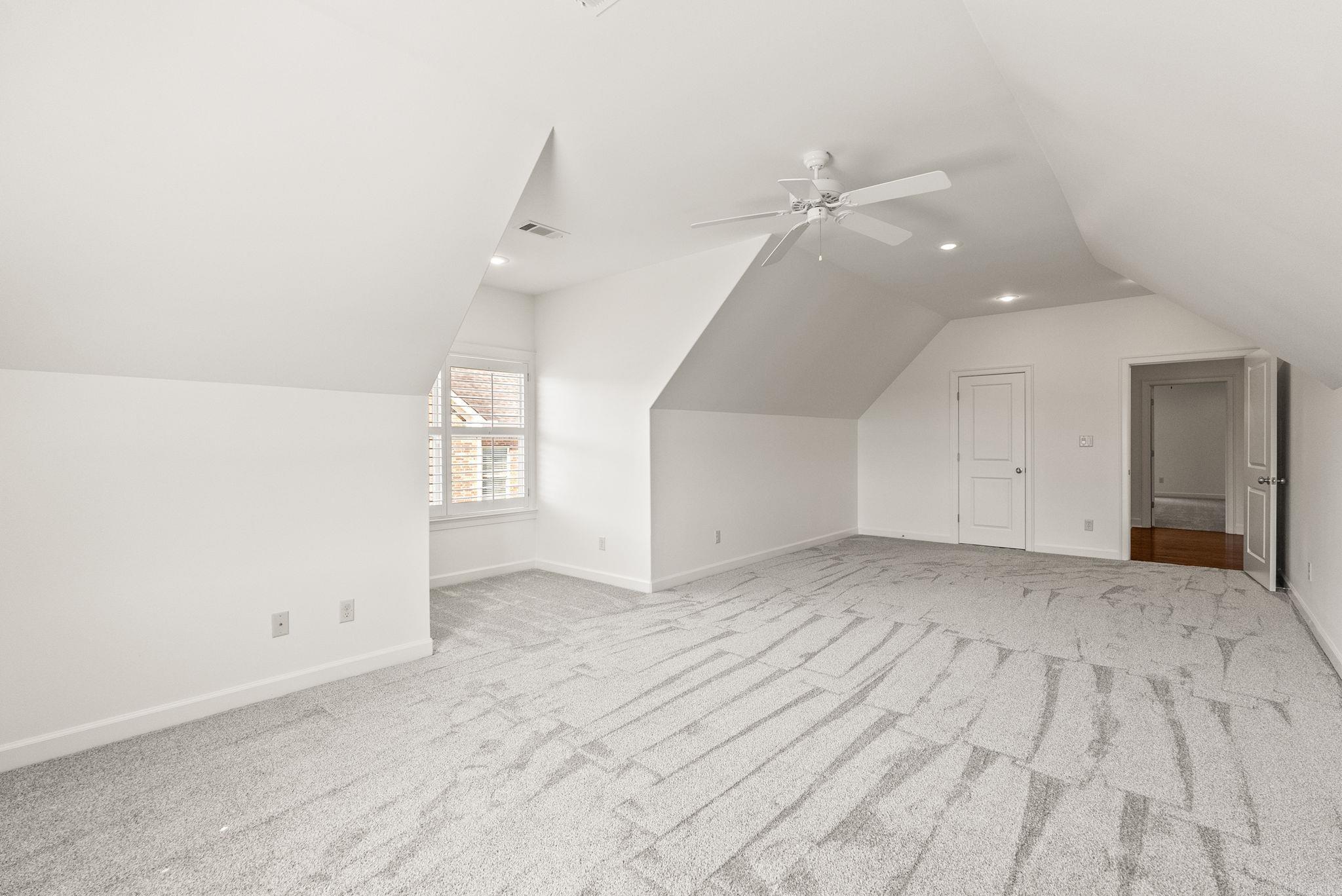 WOODLANDS EDGE - Residential