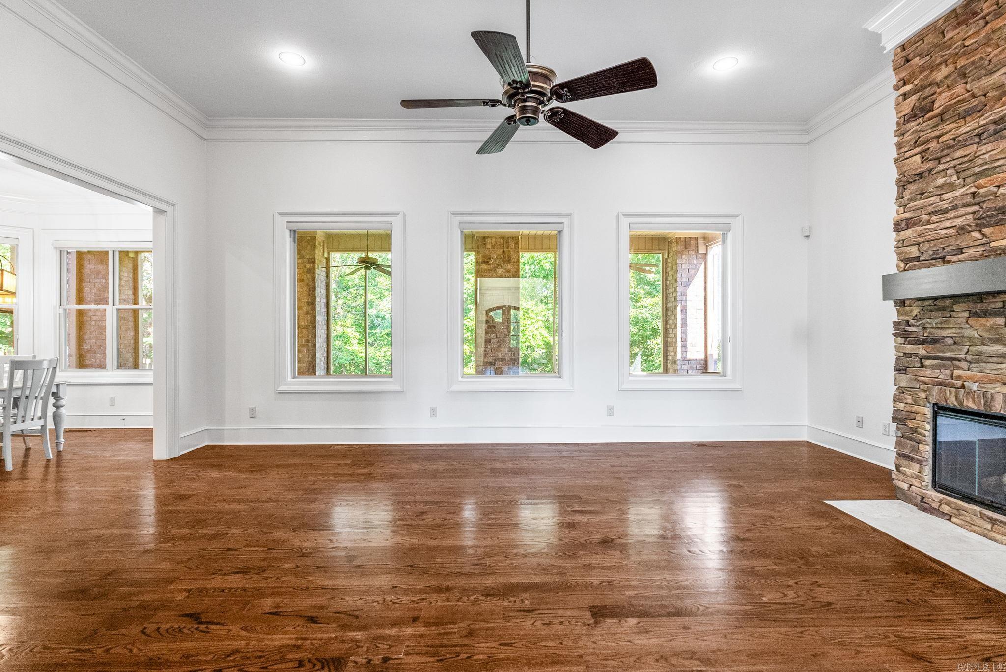 WOODLANDS EDGE - Residential