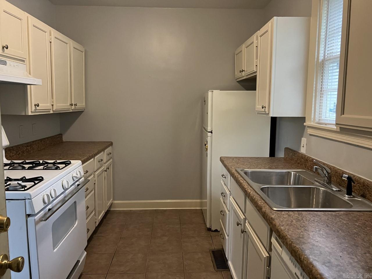 Cherry & Cox - Residential Lease