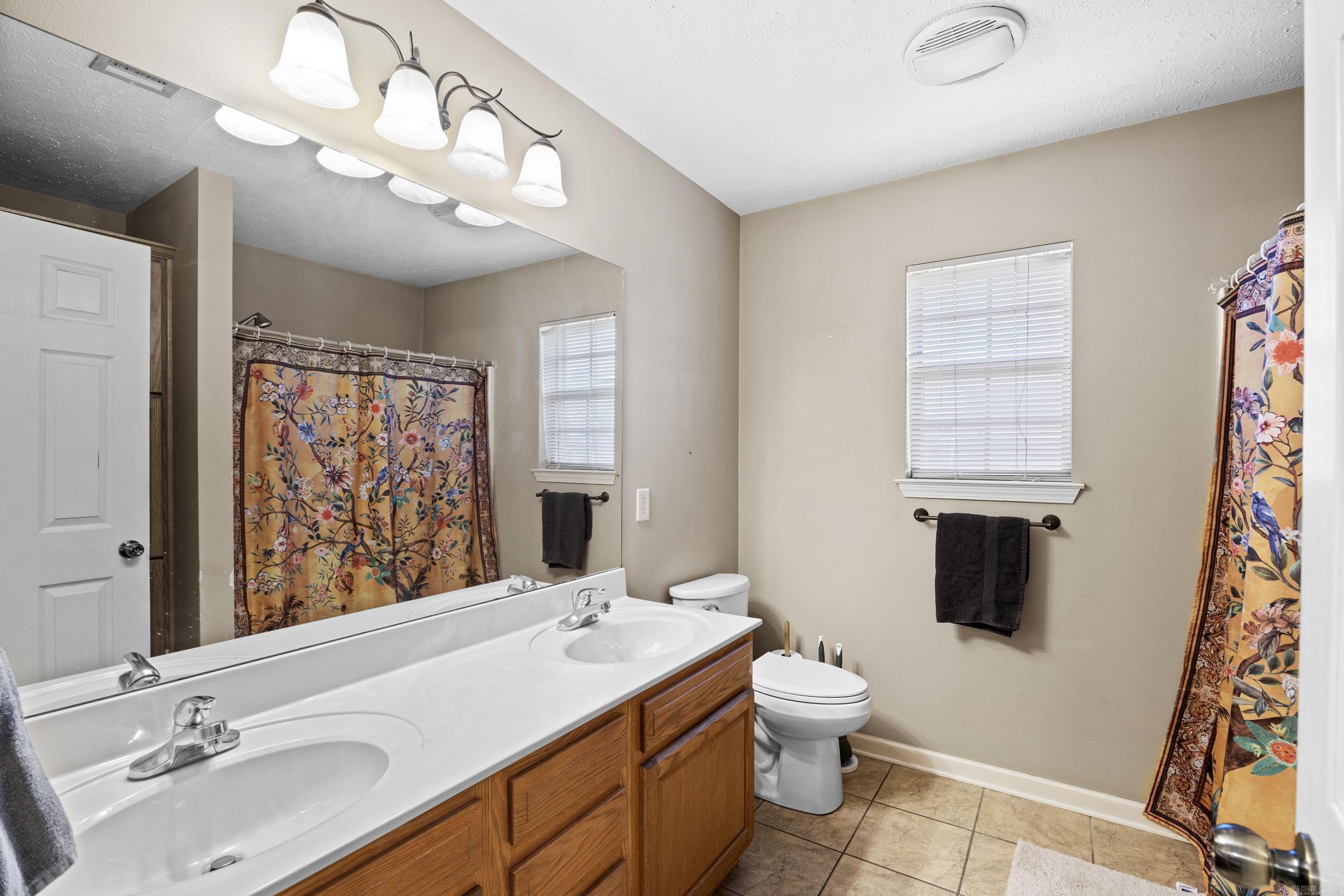 JEWELS ESTATES - Residential