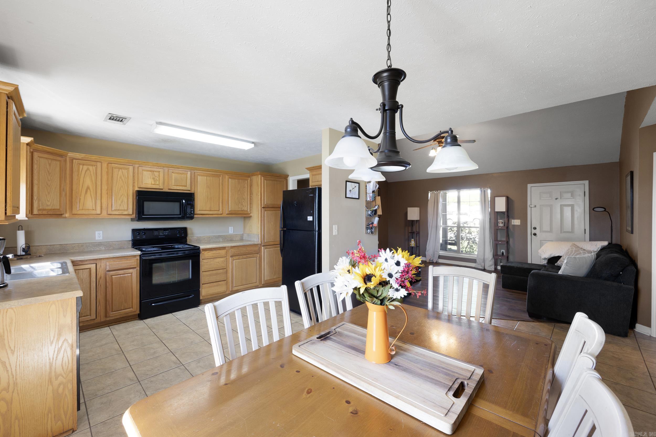 JEWELS ESTATES - Residential