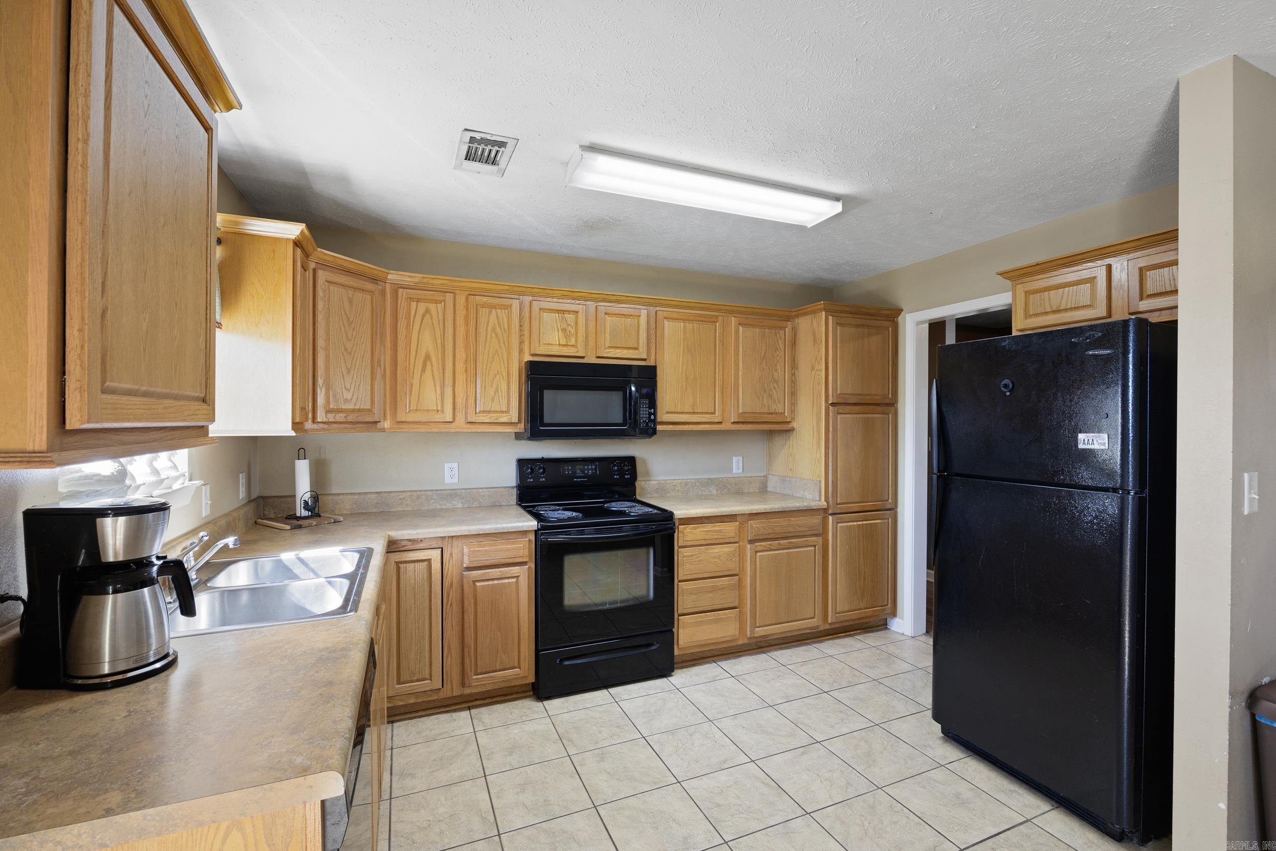 JEWELS ESTATES - Residential