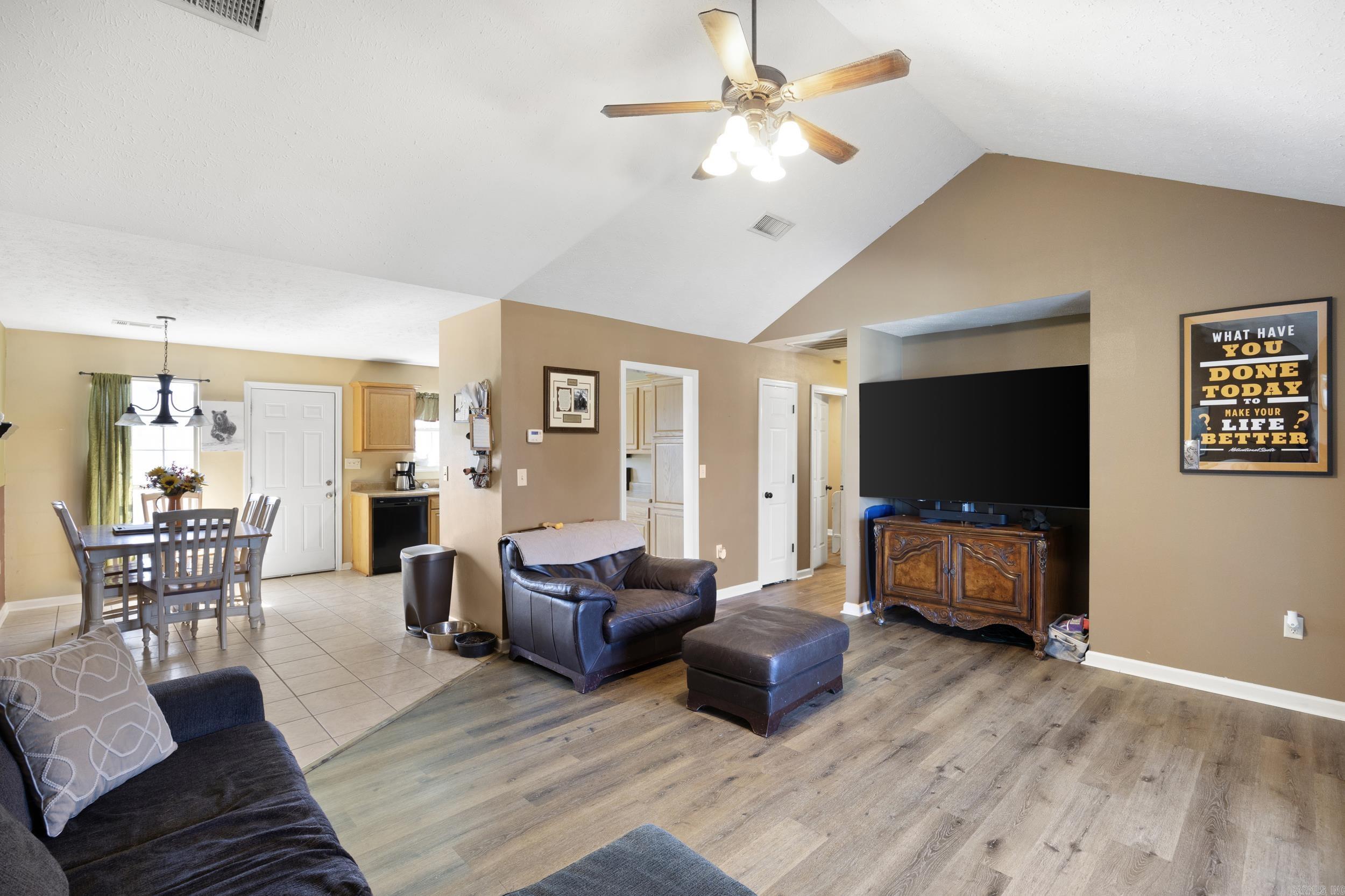 JEWELS ESTATES - Residential