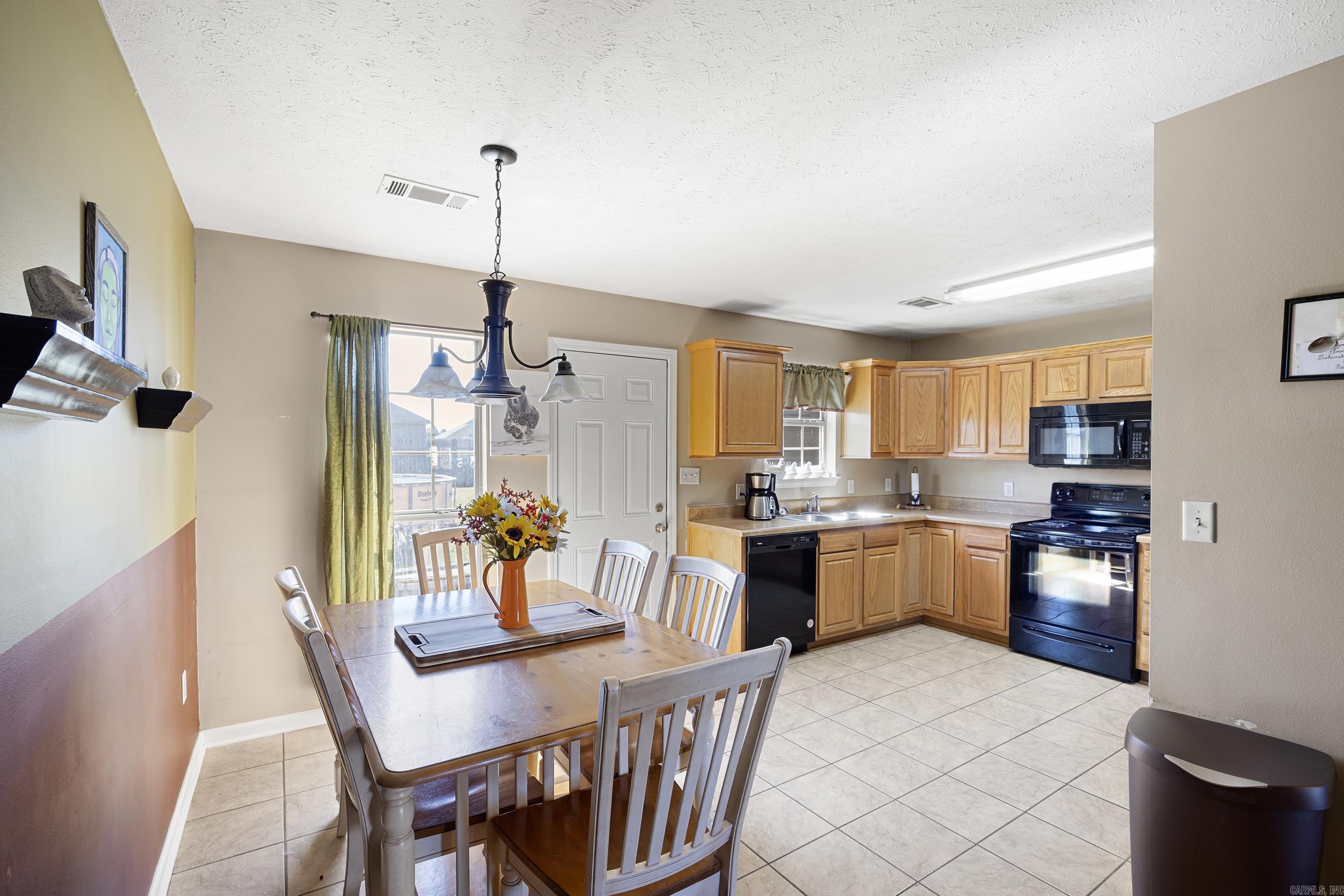 JEWELS ESTATES - Residential
