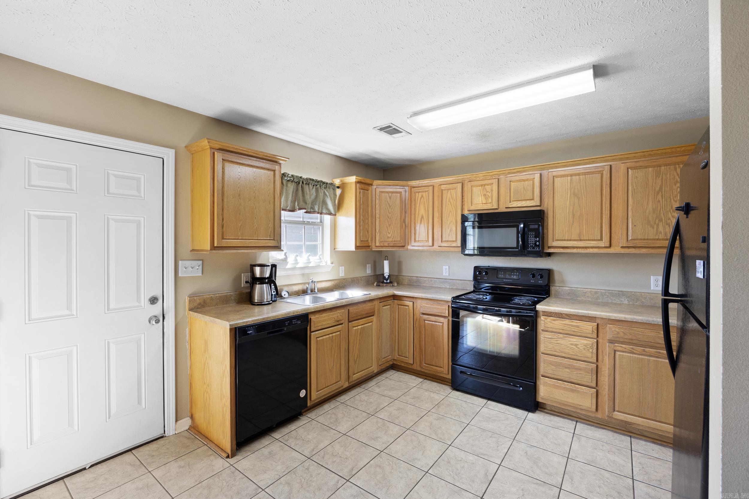 JEWELS ESTATES - Residential
