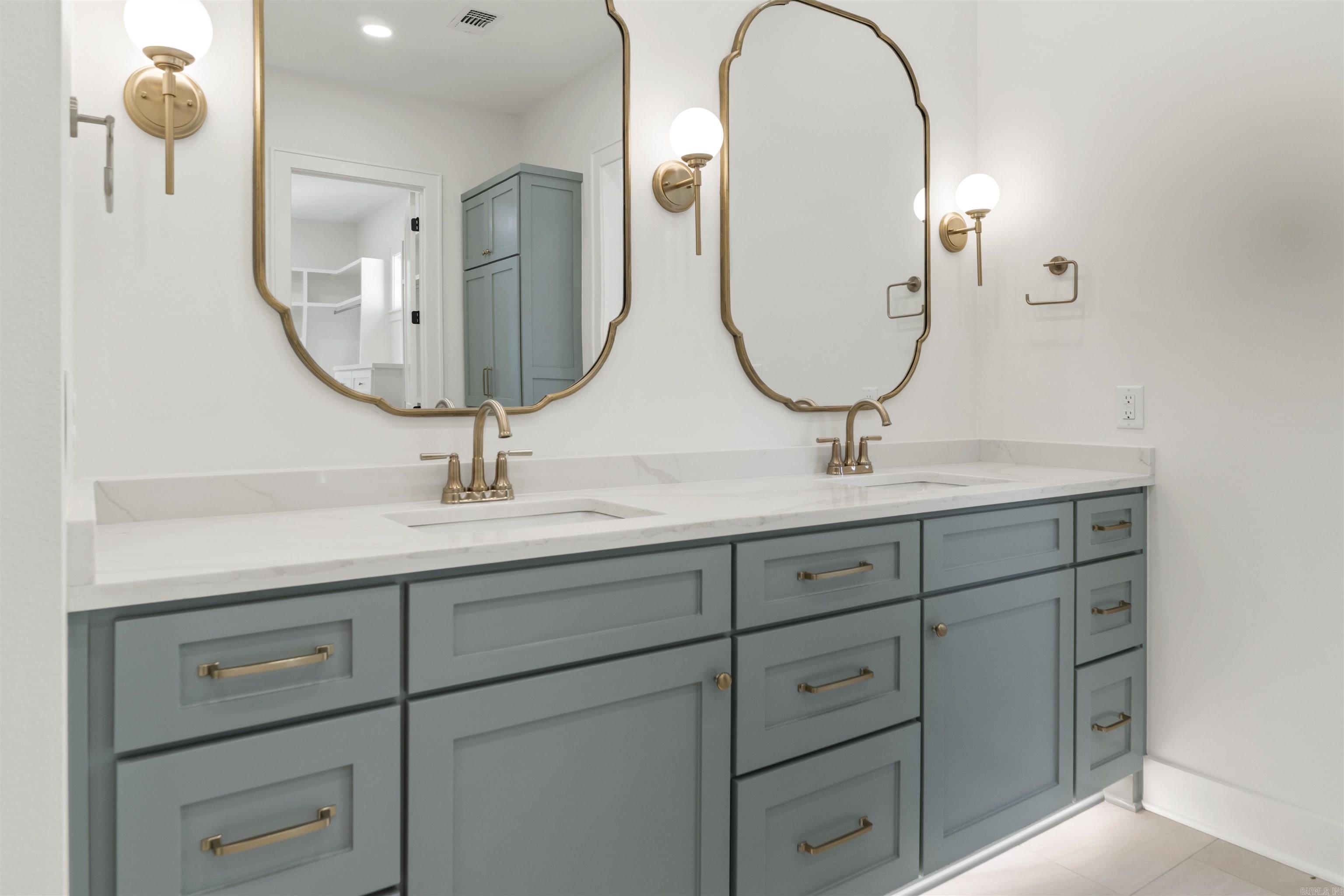 BEAR DEN ESTATES - Residential