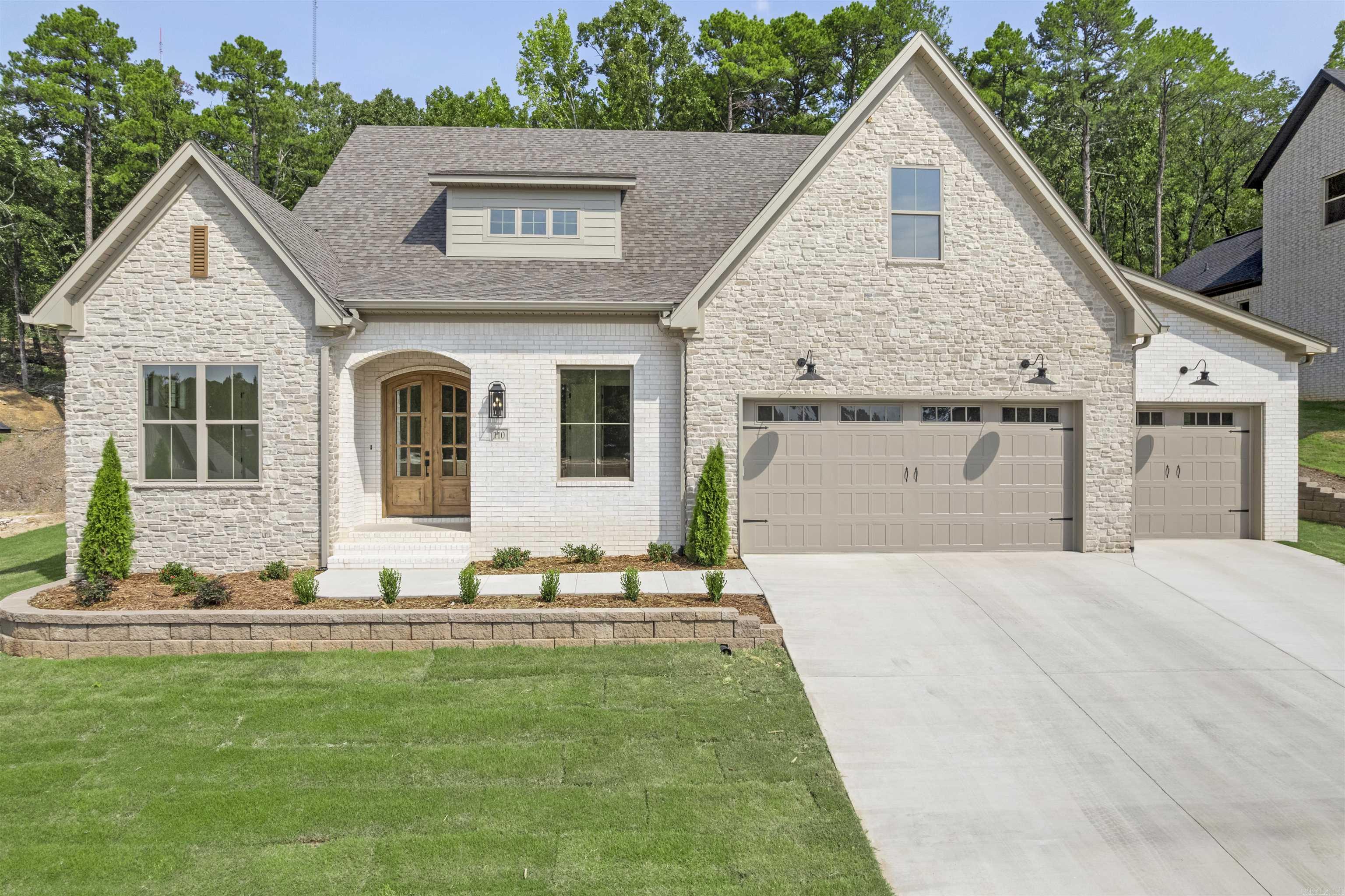 BEAR DEN ESTATES - Residential