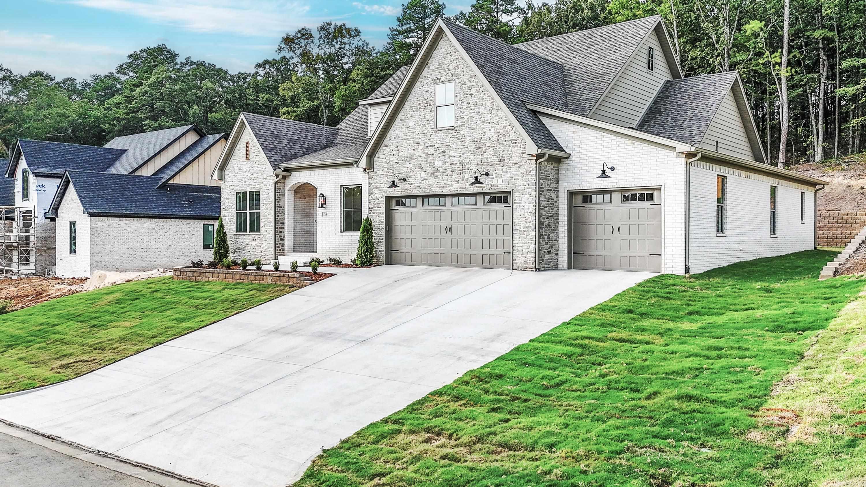 BEAR DEN ESTATES - Residential