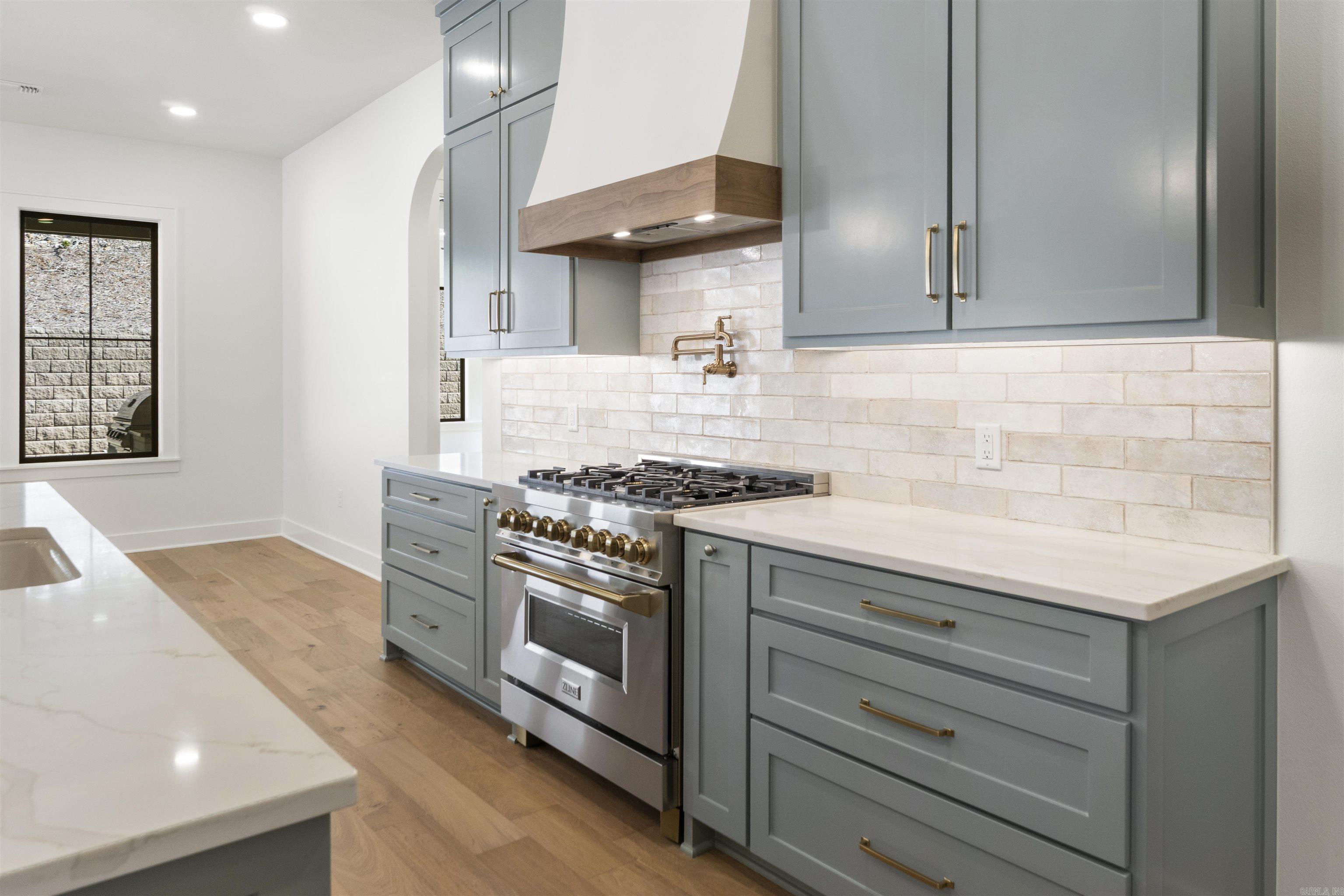 BEAR DEN ESTATES - Residential