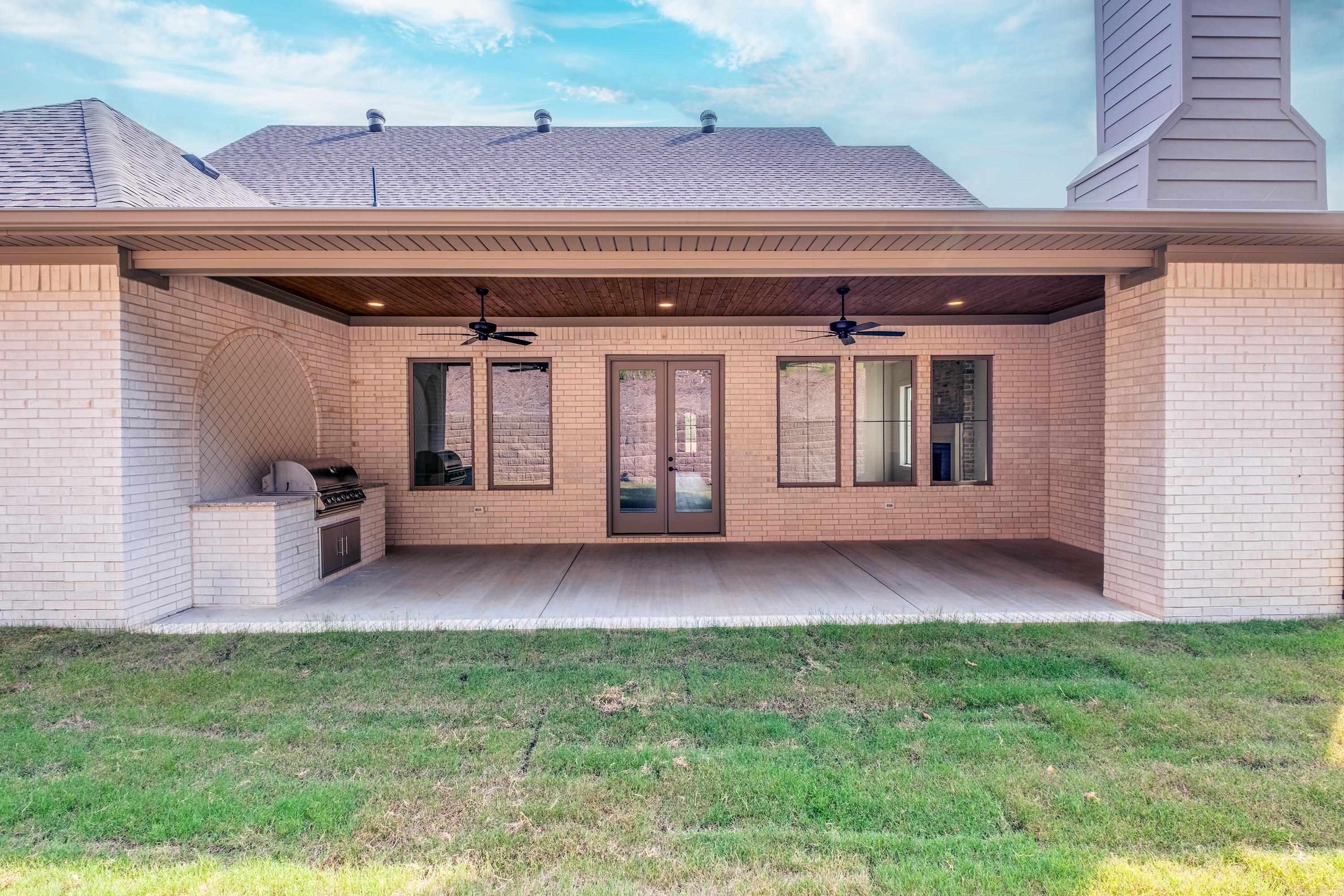 BEAR DEN ESTATES - Residential