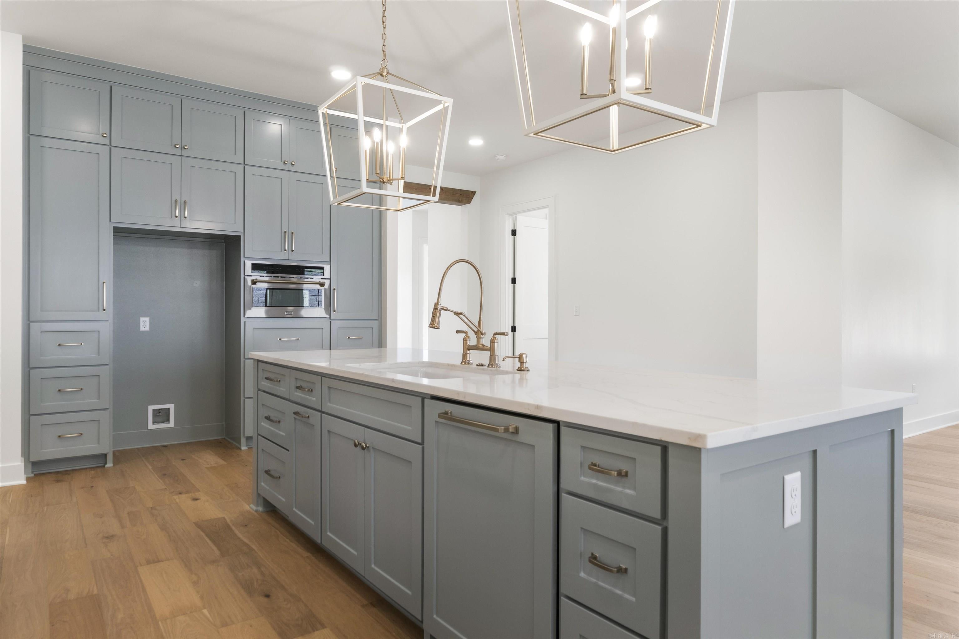 BEAR DEN ESTATES - Residential