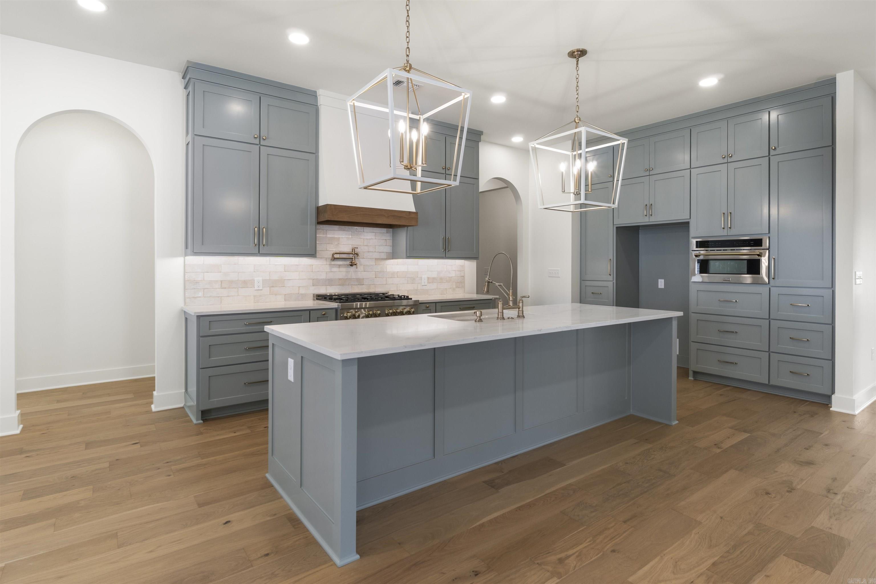 BEAR DEN ESTATES - Residential