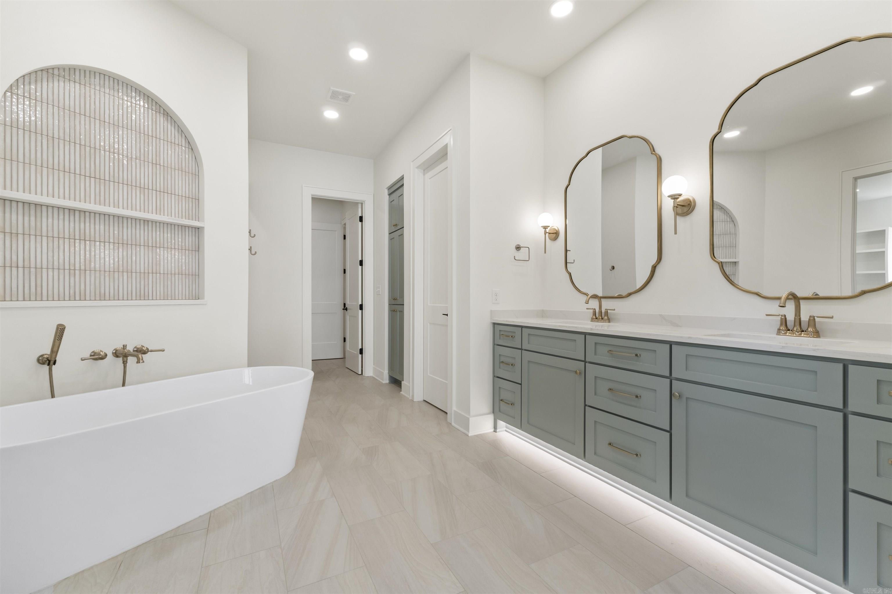 BEAR DEN ESTATES - Residential