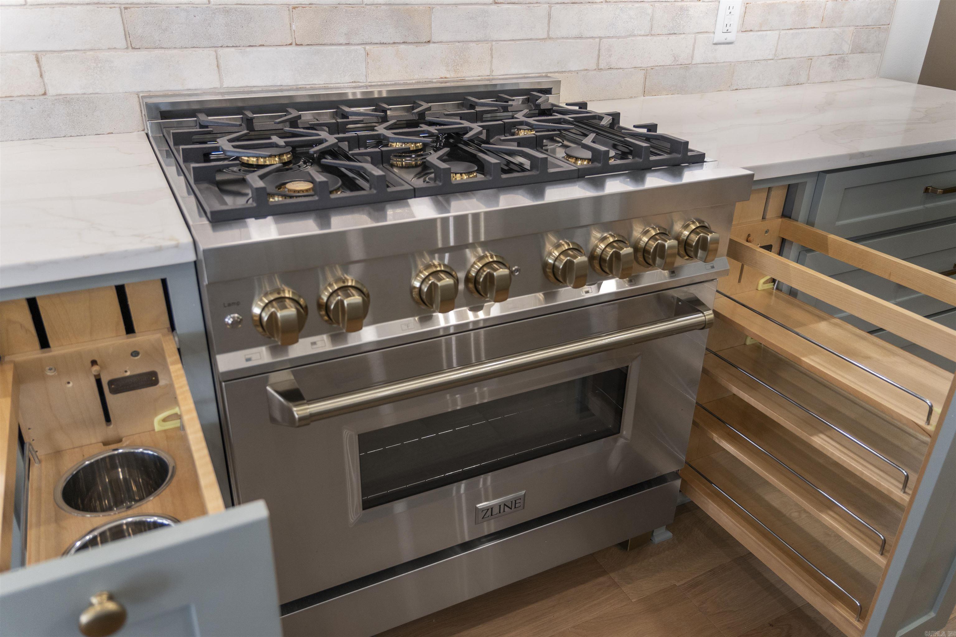 BEAR DEN ESTATES - Residential