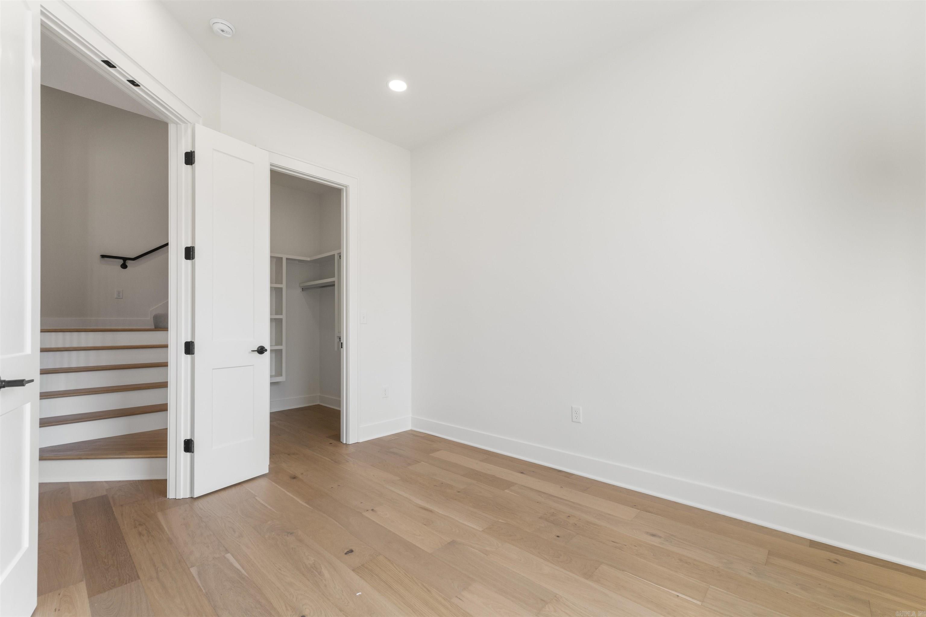 BEAR DEN ESTATES - Residential