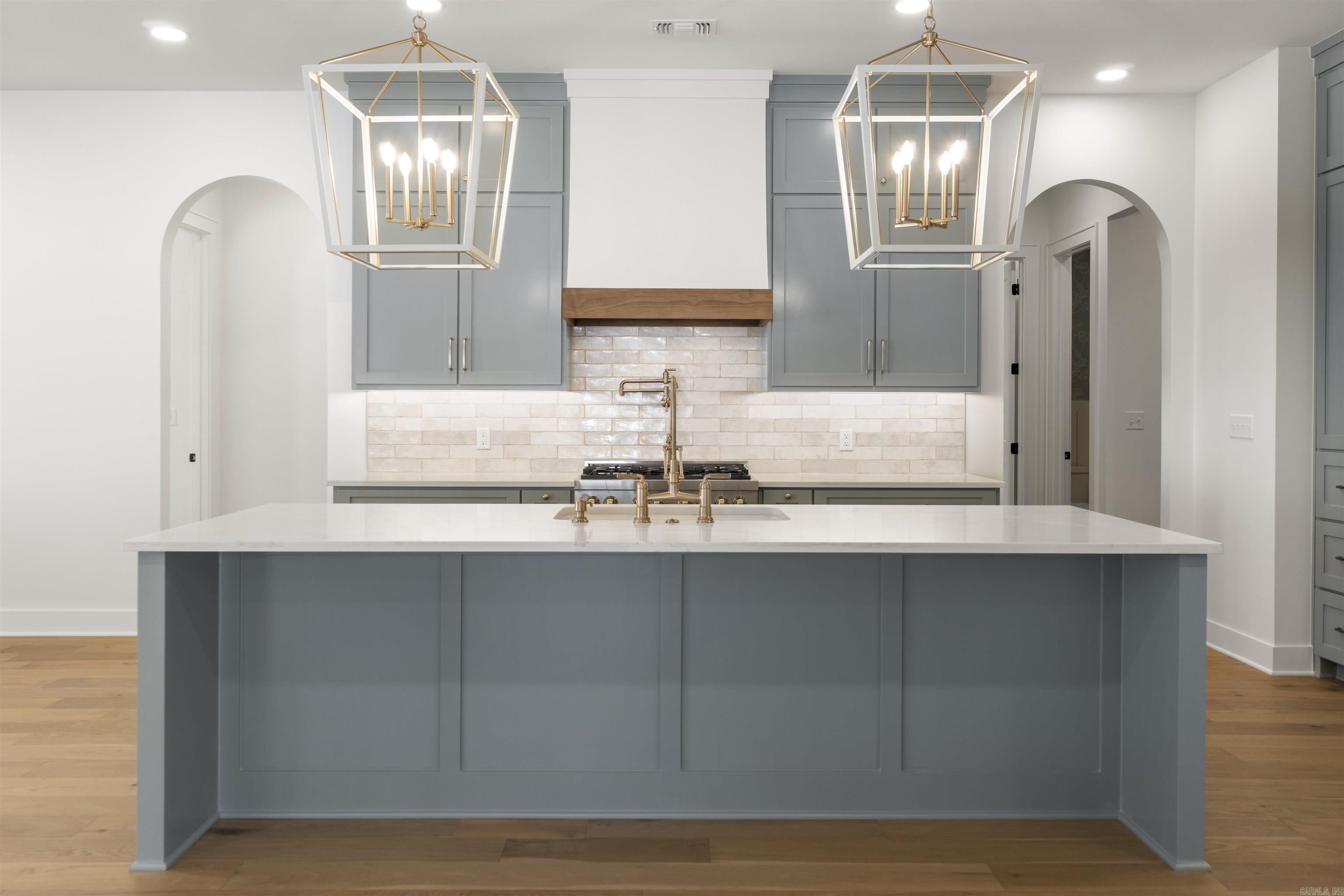 BEAR DEN ESTATES - Residential