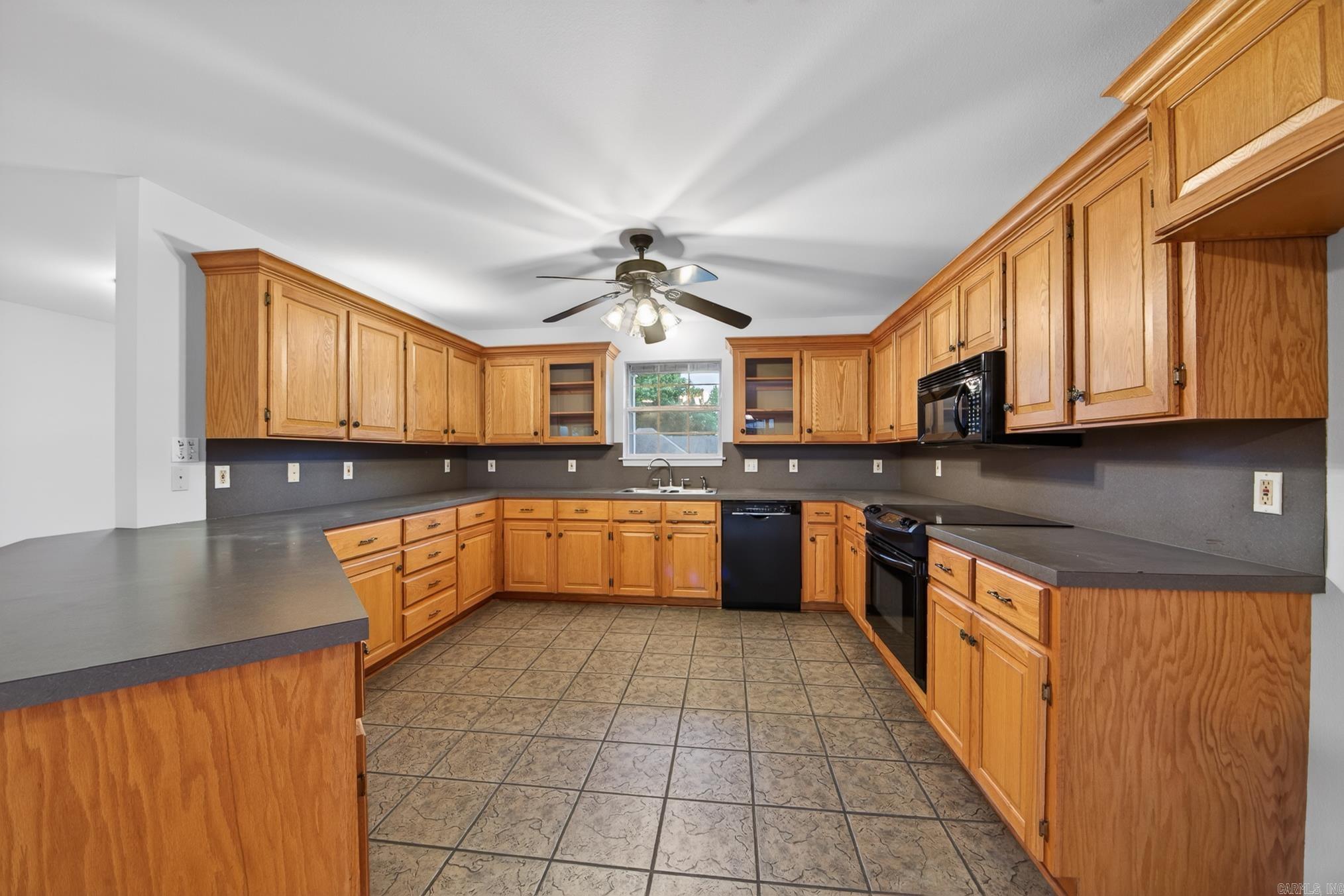 AUSTIN VILLAGE - Residential