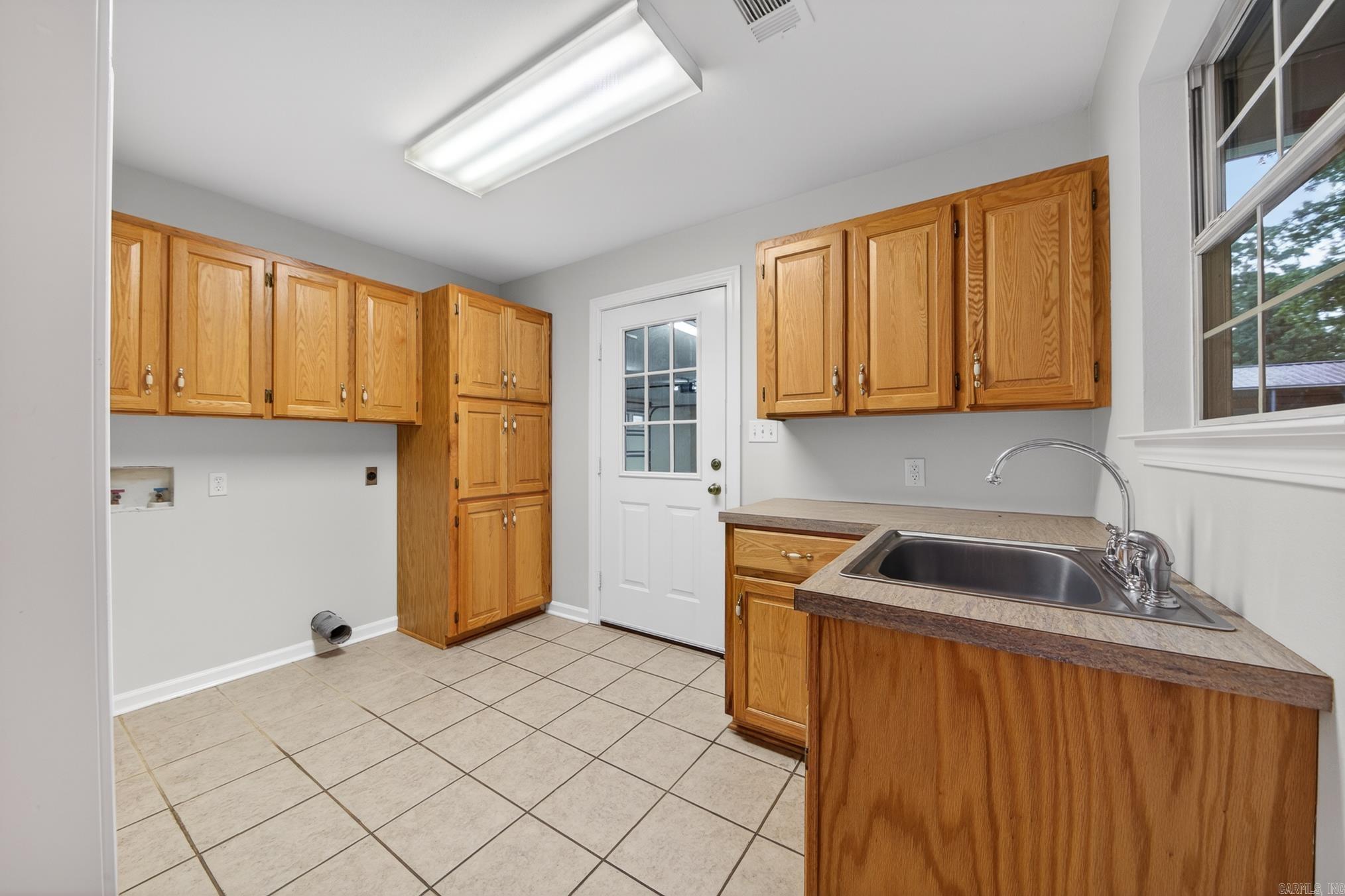 AUSTIN VILLAGE - Residential