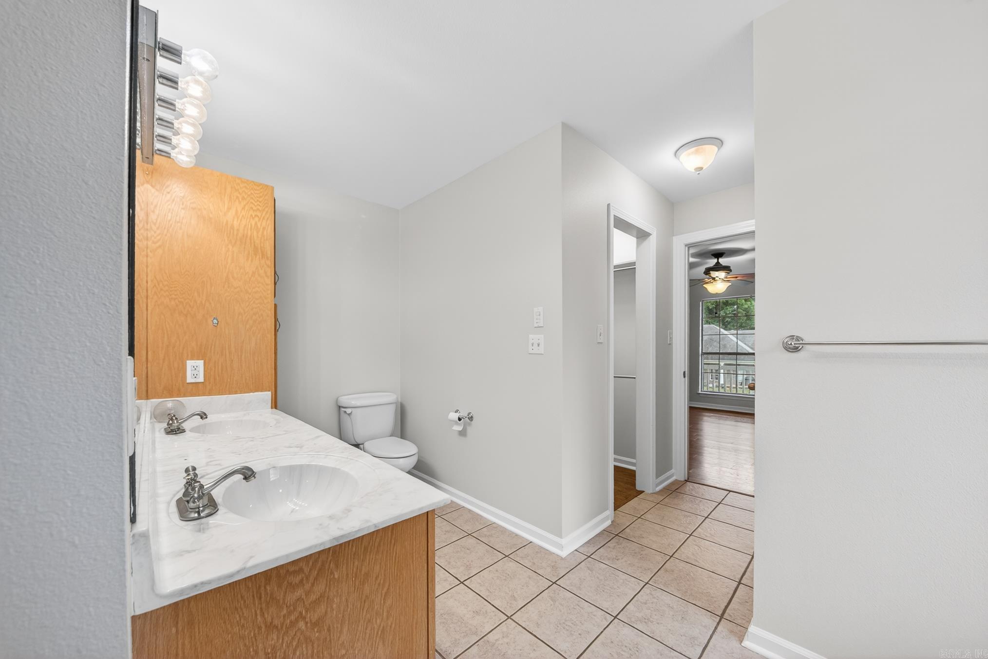 AUSTIN VILLAGE - Residential