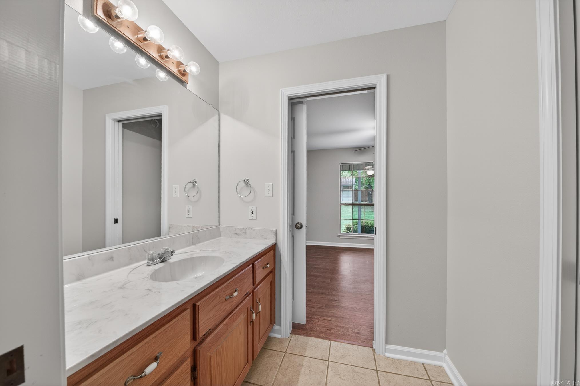 AUSTIN VILLAGE - Residential