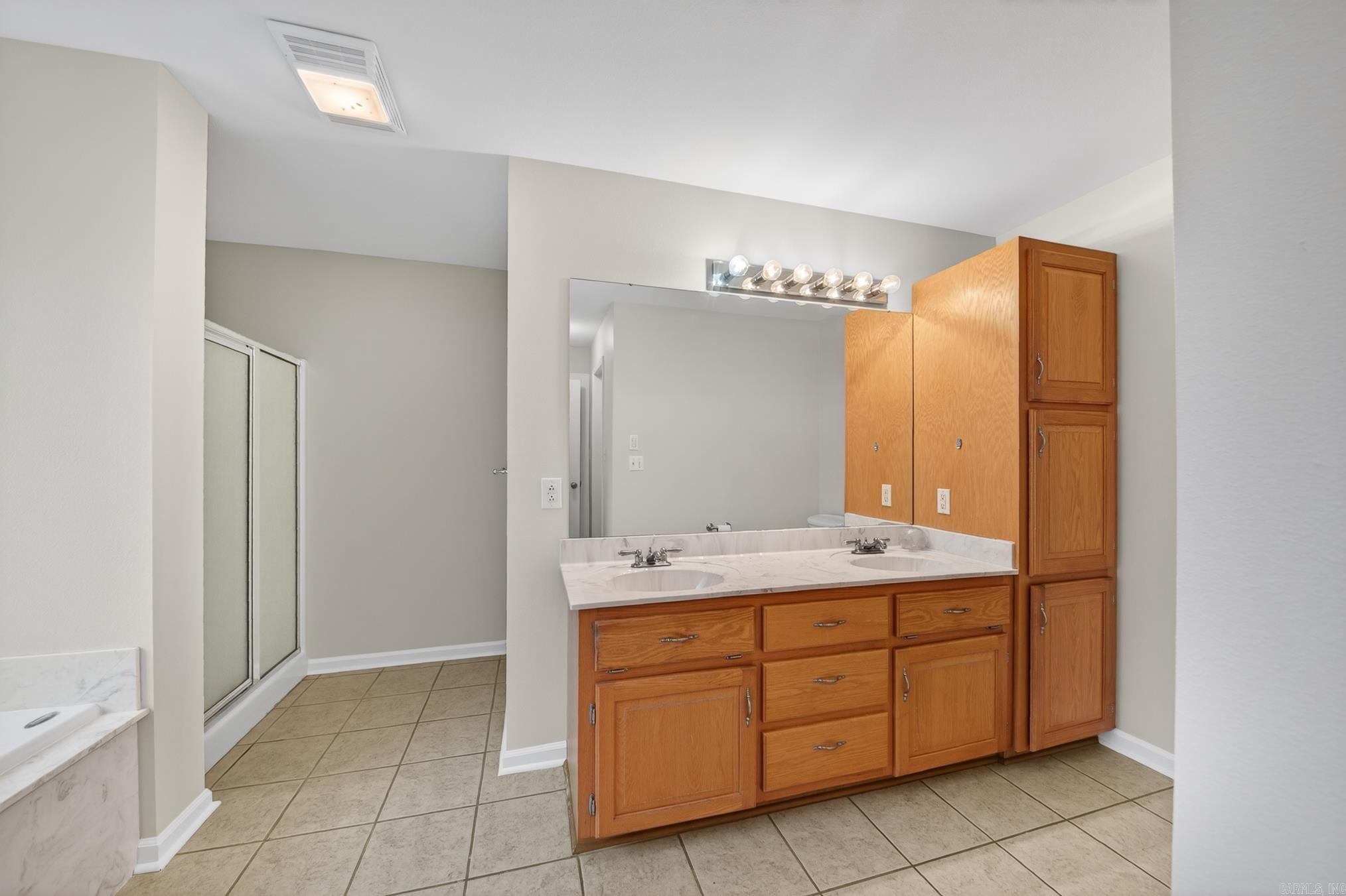 AUSTIN VILLAGE - Residential